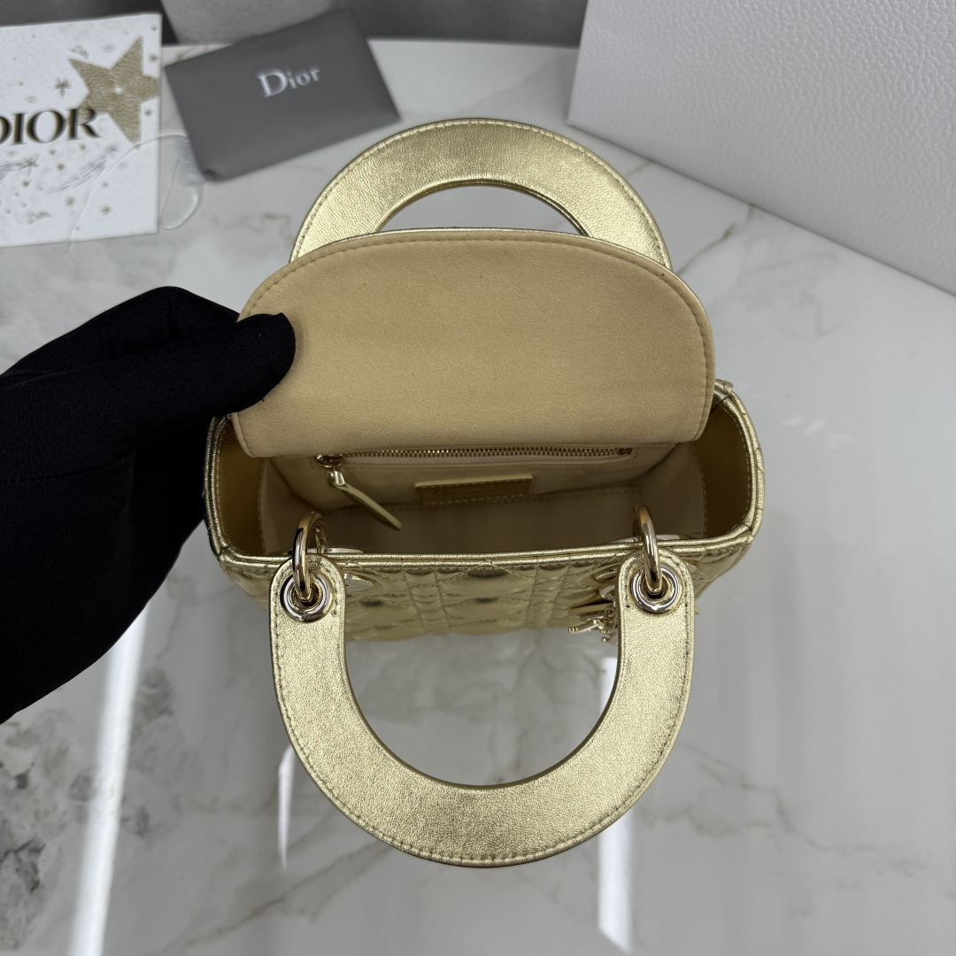DiorA貨金色戴妃迷你包 女款閃耀金光皮革派對造型包| 8 DiorA貨金色戴妃迷你包 女款閃耀金光皮革派對造型包