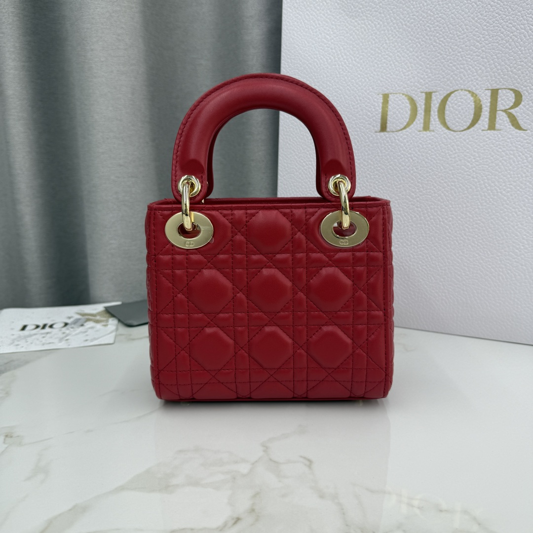 Dior高仿紅色戴妃迷你包 女款亮面設計熱情吸睛款| 13 Dior高仿紅色戴妃迷你包 女款亮面設計熱情吸睛款