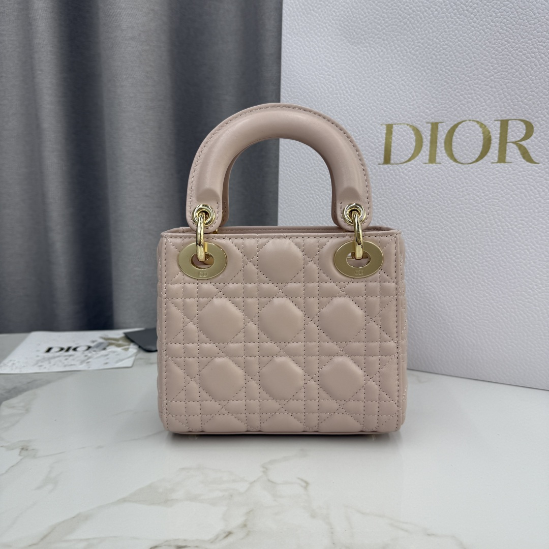 Dior高仿裸粉戴妃包 女款柔美迷你小包人氣色系| 13 Dior高仿裸粉戴妃包 女款柔美迷你小包人氣色系