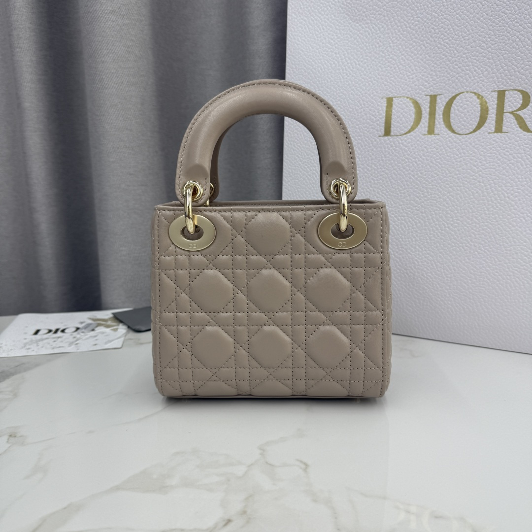 Dior一比一戴妃迷你包 女款奶茶杏色百搭通勤選擇| 13 Dior一比一戴妃迷你包 女款奶茶杏色百搭通勤選擇