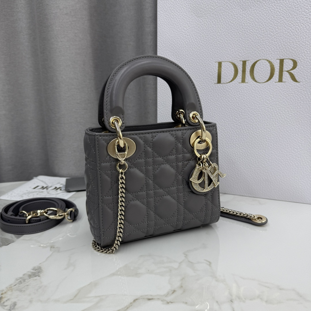 Dior原單迷你戴妃包 女款鐵灰色沉穩都會風單品| 14 Dior原單迷你戴妃包 女款鐵灰色沉穩都會風單品