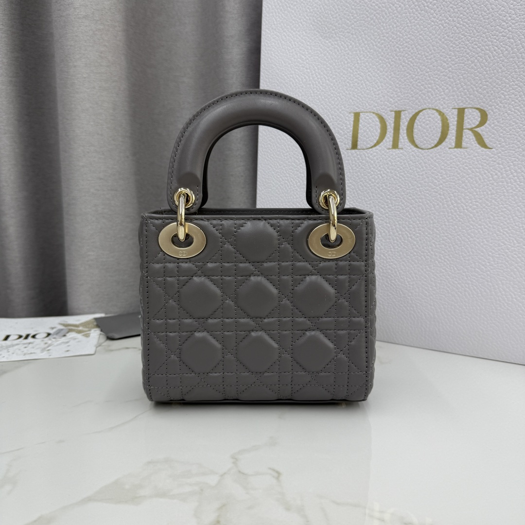 Dior原單迷你戴妃包 女款鐵灰色沉穩都會風單品| 13 Dior原單迷你戴妃包 女款鐵灰色沉穩都會風單品