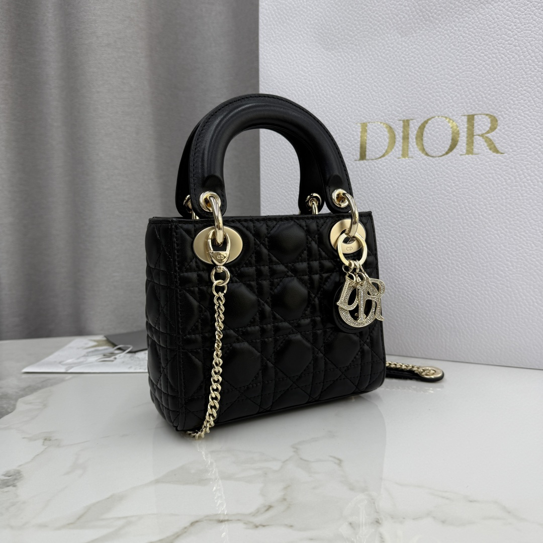 Dior高仿黑色戴妃包 女款經典款式永不退流行| 13 Dior高仿黑色戴妃包 女款經典款式永不退流行