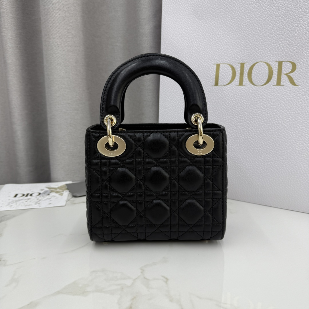 Dior高仿黑色戴妃包 女款經典款式永不退流行| 12 Dior高仿黑色戴妃包 女款經典款式永不退流行
