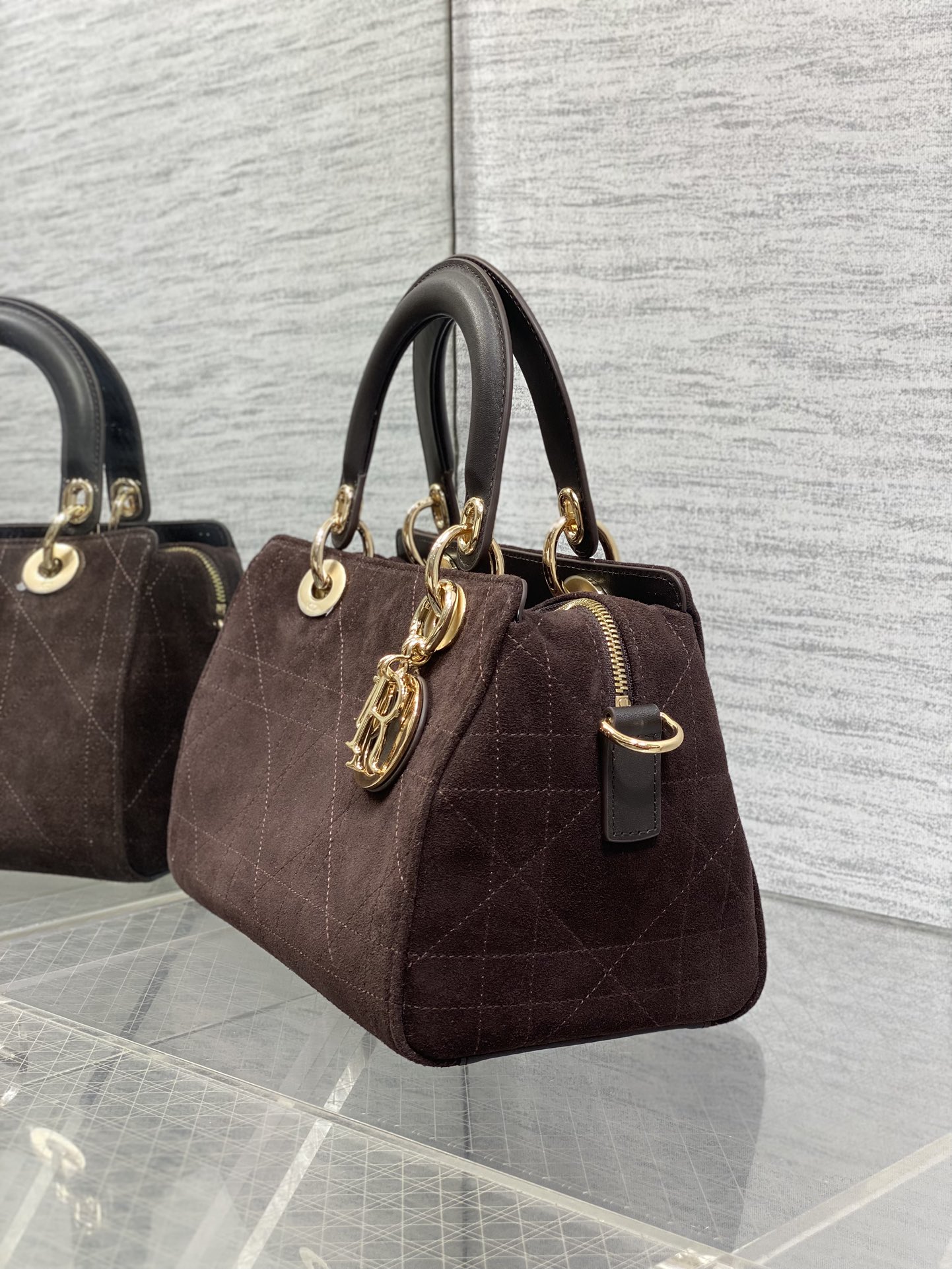 Dior 原單深棕小款手提包 麂皮質感百搭小巧版型| 10 Dior 原單深棕小款手提包 麂皮質感百搭小巧版型