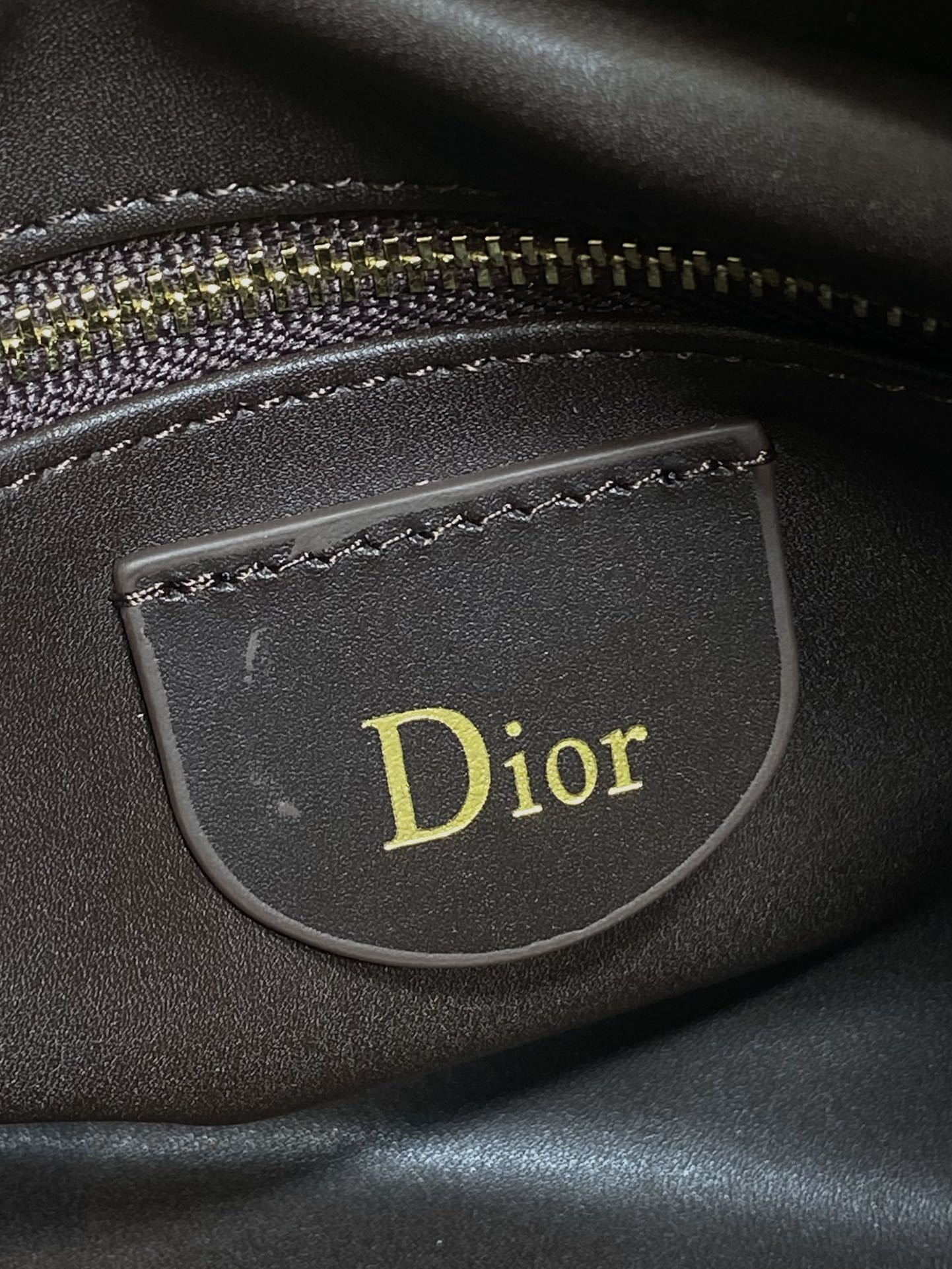 Dior 原單深棕小款手提包 麂皮質感百搭小巧版型| 7 Dior 原單深棕小款手提包 麂皮質感百搭小巧版型