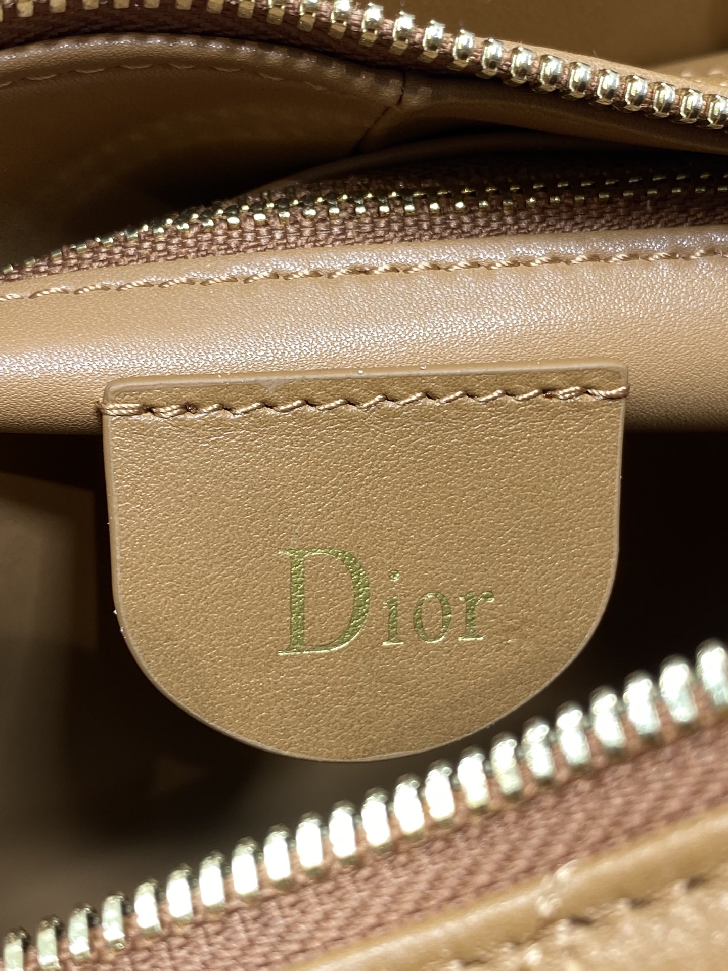 Dior 高仿焦糖大款手提包 簡約藤格拼接質感女包| 7 Dior 高仿焦糖大款手提包 簡約藤格拼接質感女包
