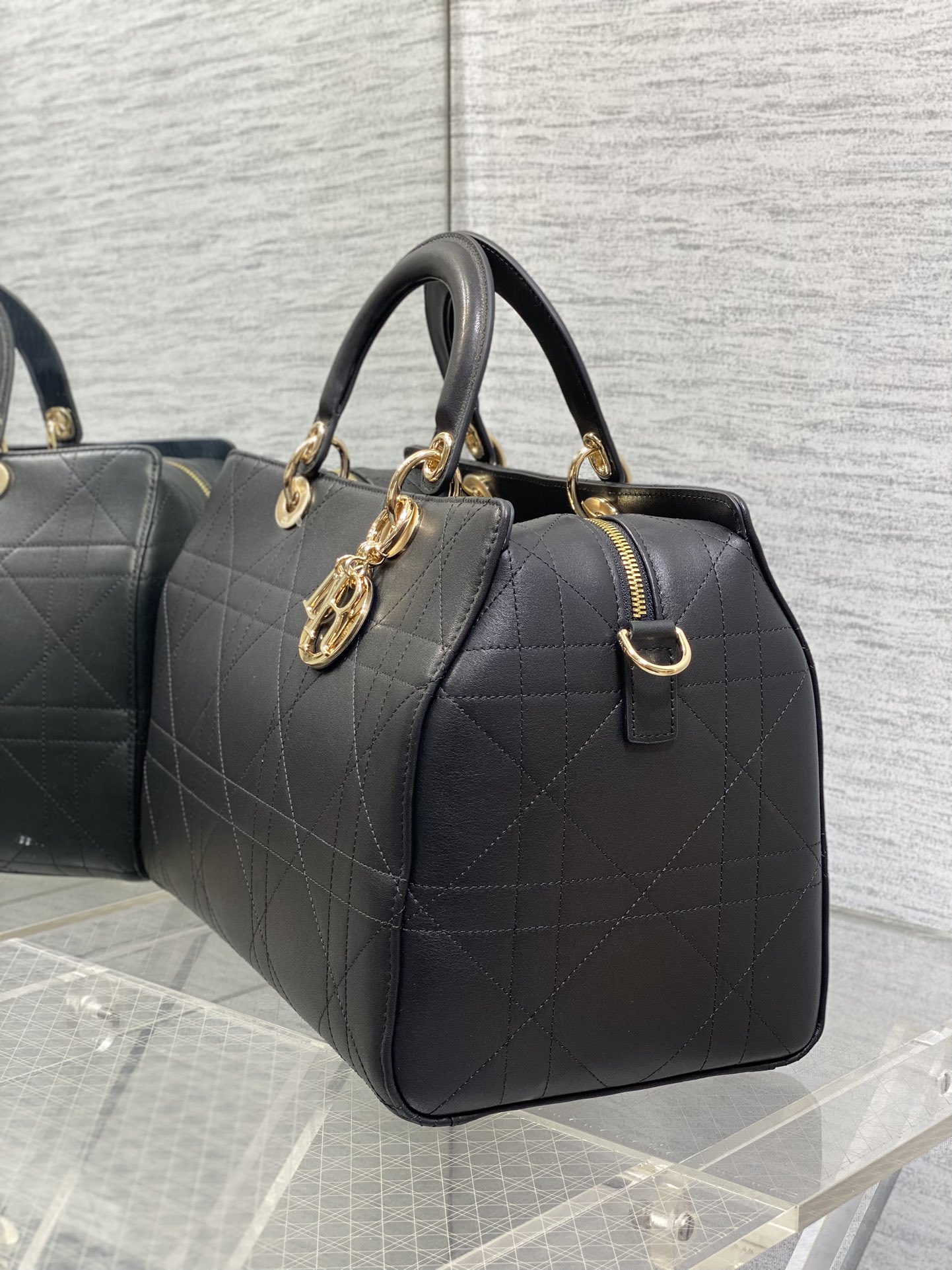 Dior 原單黑色大款手提包 輕奢皮革質感上班族首選| 10 Dior 原單黑色大款手提包 輕奢皮革質感上班族首選