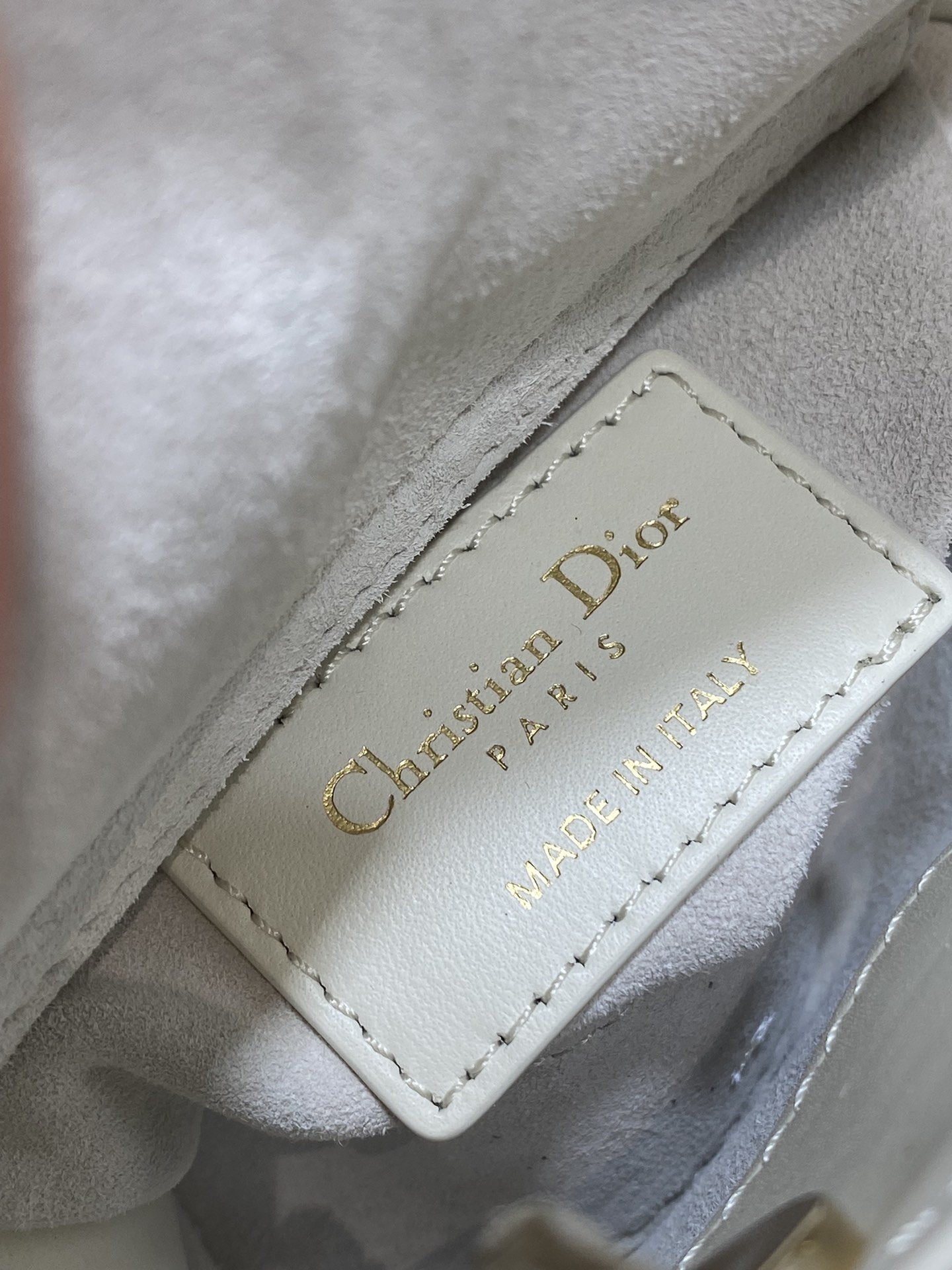 Dior 高仿白色刺繡迷你包 叢林動物圖騰限量珍藏版| 7 Dior 高仿白色刺繡迷你包 叢林動物圖騰限量珍藏版