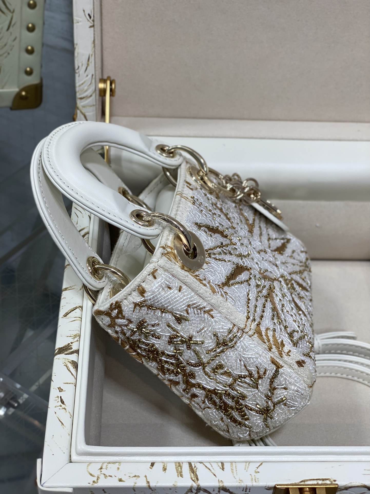 Dior 一比一白金刺繡迷你包 奢華立體葉紋限量盒裝款| 11 Dior 一比一白金刺繡迷你包 奢華立體葉紋限量盒裝款