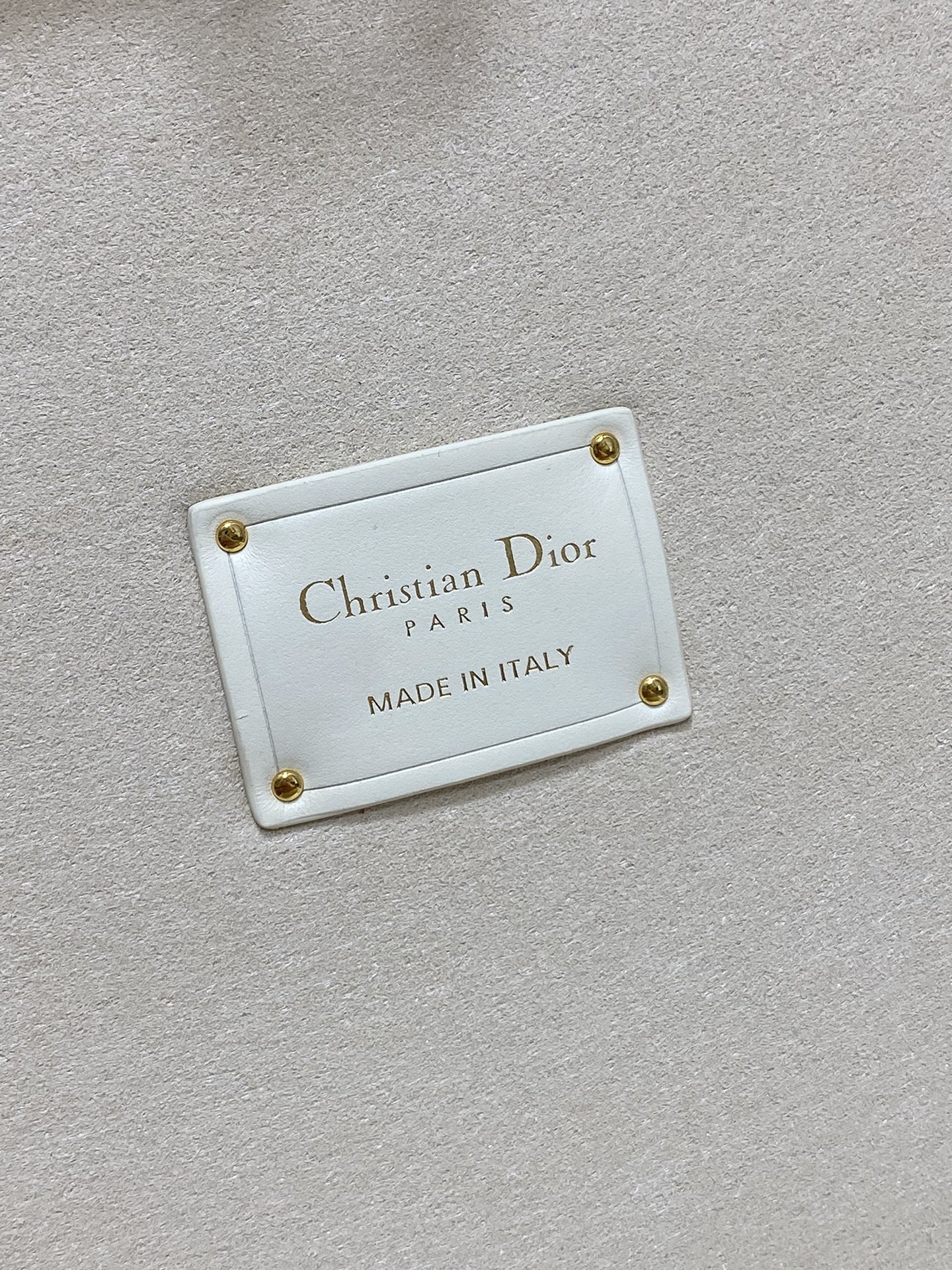 Dior 高仿自由女神迷你包 藍白刺繡藝術主題限量收藏款| 7 Dior 高仿自由女神迷你包 藍白刺繡藝術主題限量收藏款