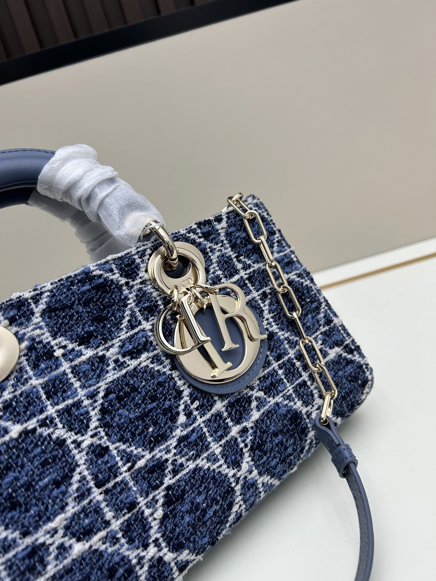 Dior 高仿藍色格紋小方手提包 實用鏈條設計氣質包款| 12 Dior 高仿藍色格紋小方手提包 實用鏈條設計氣質包款