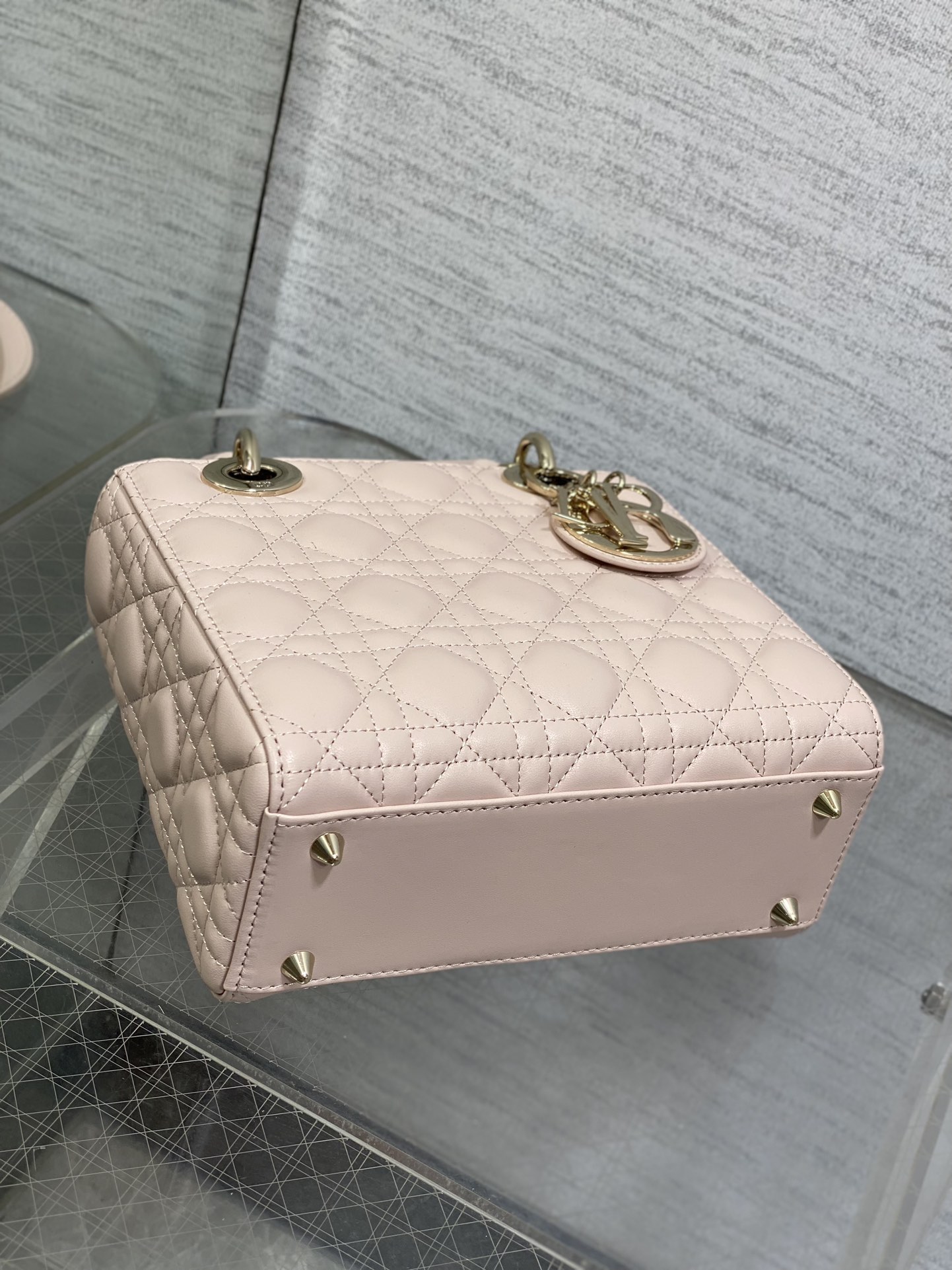 Dior 高仿裸粉色迷你Lady包 柔美風格百搭款| 9 Dior 高仿裸粉色迷你Lady包 柔美風格百搭款