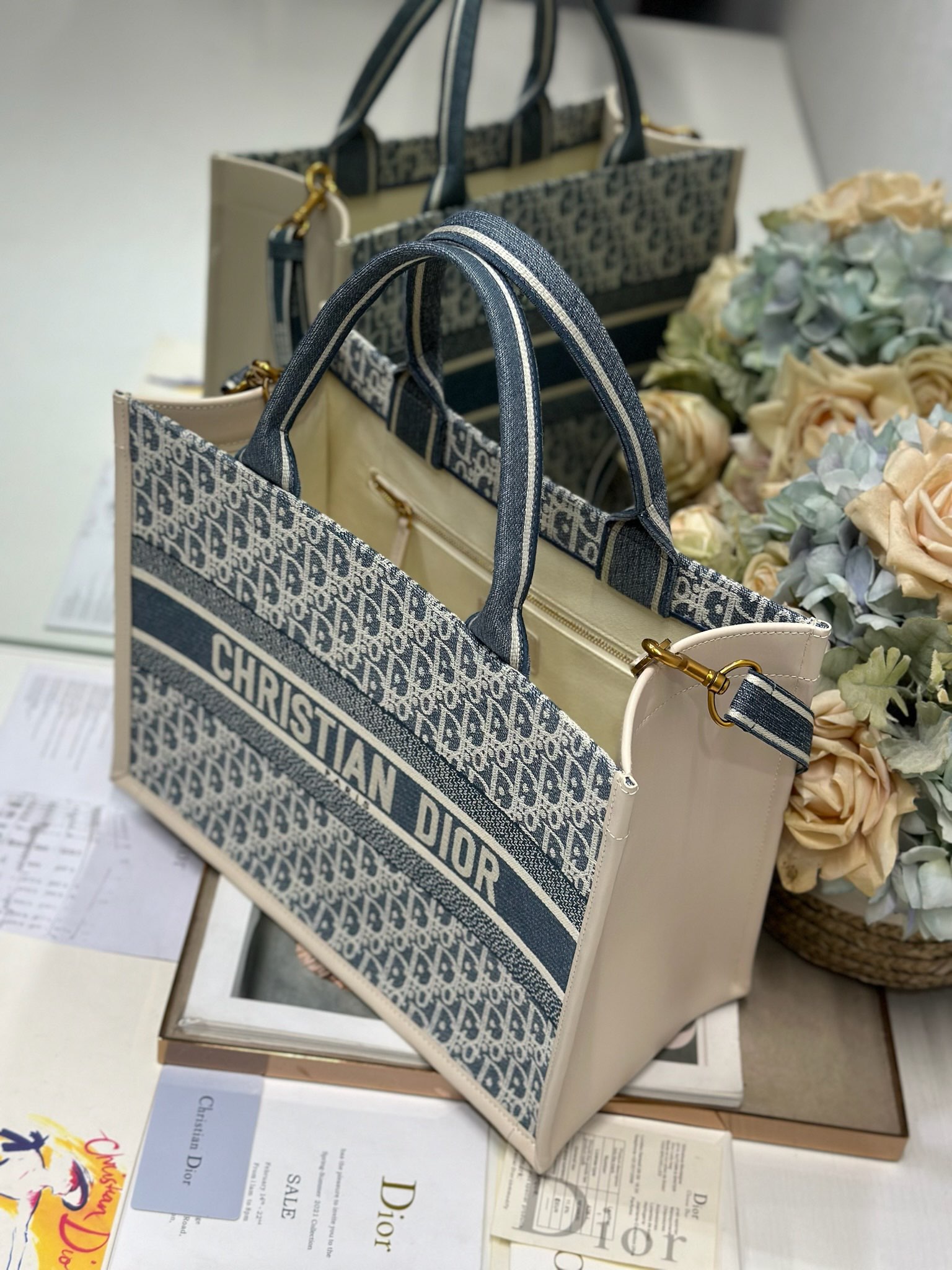 原單Dior Book Tote海軍藍滿版刺繡托特包 經典大尺寸托特設計| 14 原單Dior Book Tote海軍藍滿版刺繡托特包 經典大尺寸托特設計