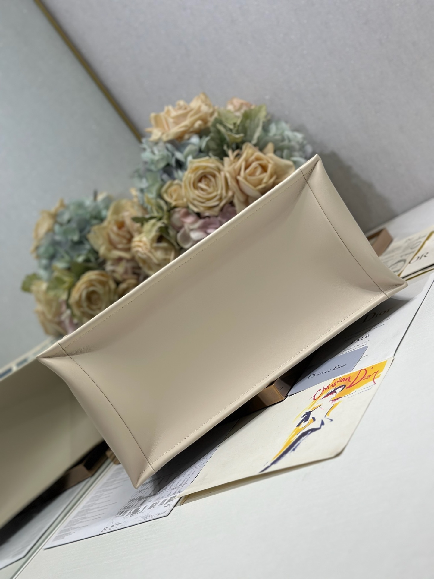原單Dior Book Tote海軍藍滿版刺繡托特包 經典大尺寸托特設計| 10 原單Dior Book Tote海軍藍滿版刺繡托特包 經典大尺寸托特設計