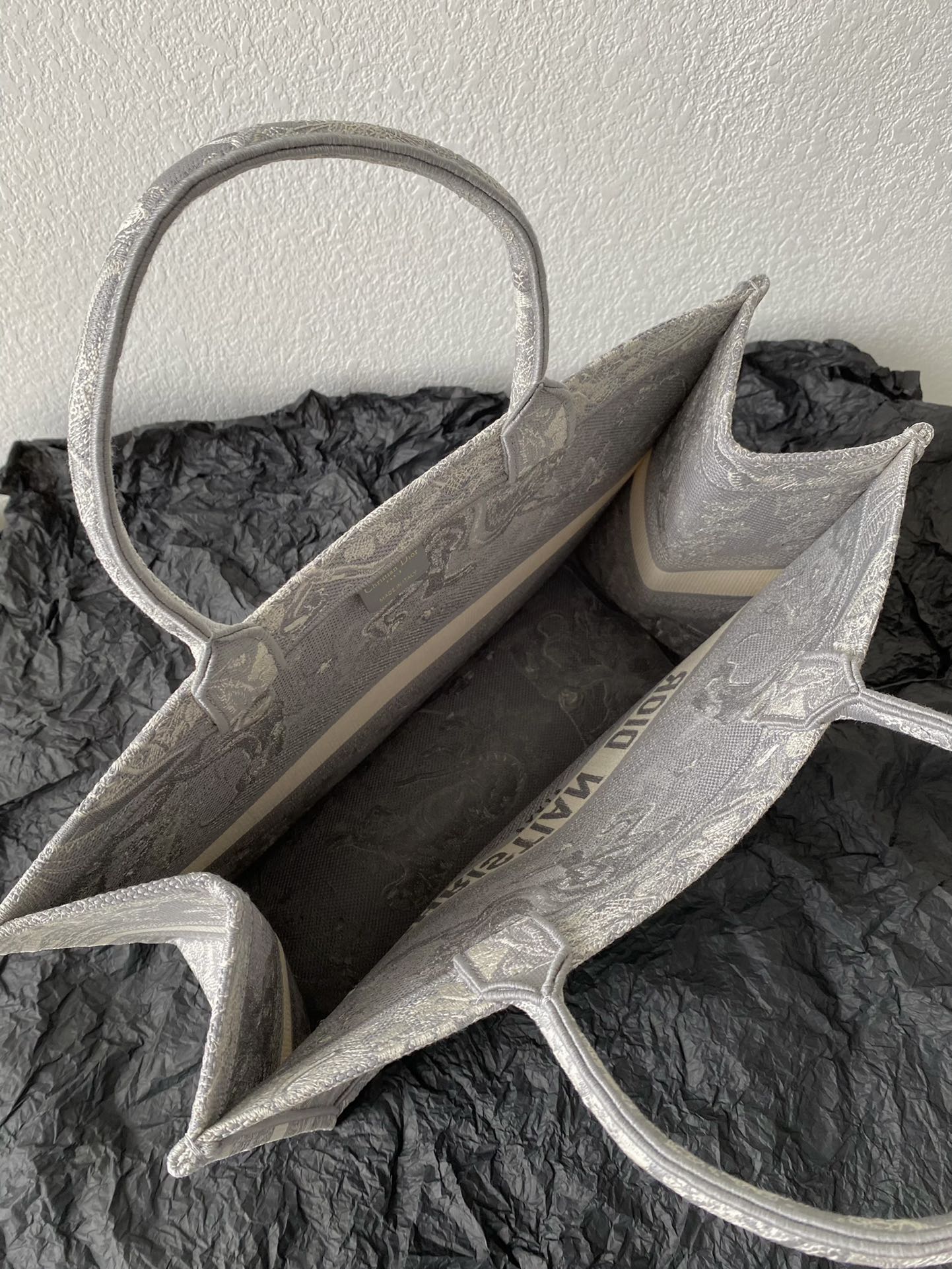 一比一Dior Book Tote刺繡帆布托特包 灰白配色藝術大容量款| 8 一比一Dior Book Tote刺繡帆布托特包 灰白配色藝術大容量款