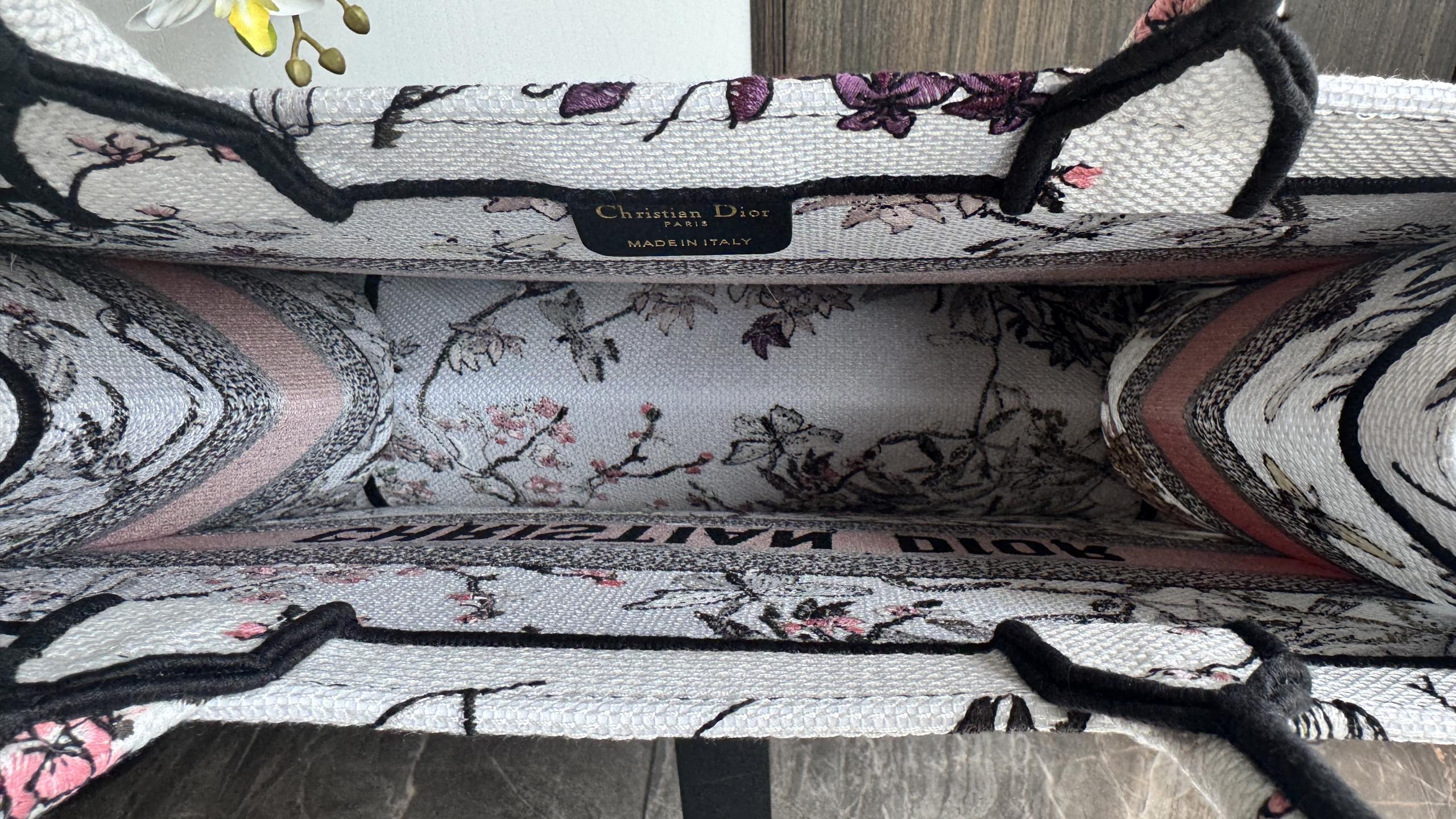 一比一Dior Book Tote刺繡托特包 粉色花卉圖騰帆布印花款| 8 一比一Dior Book Tote刺繡托特包 粉色花卉圖騰帆布印花款