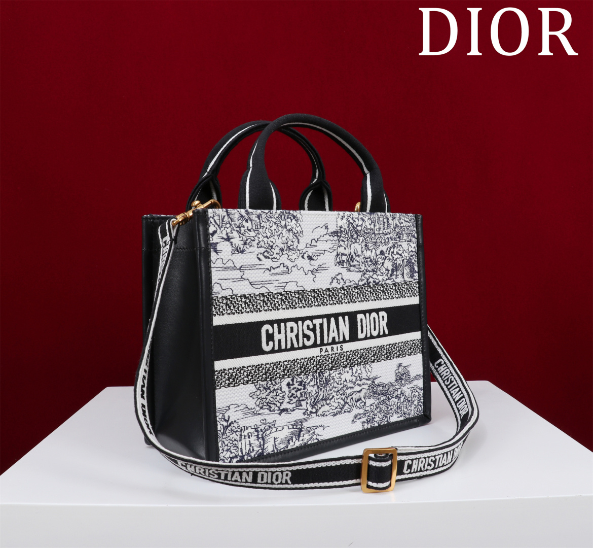 原單Dior Book Tote黑白風格印花托特包 中性藝術刺繡設計| 14 原單Dior Book Tote黑白風格印花托特包 中性藝術刺繡設計