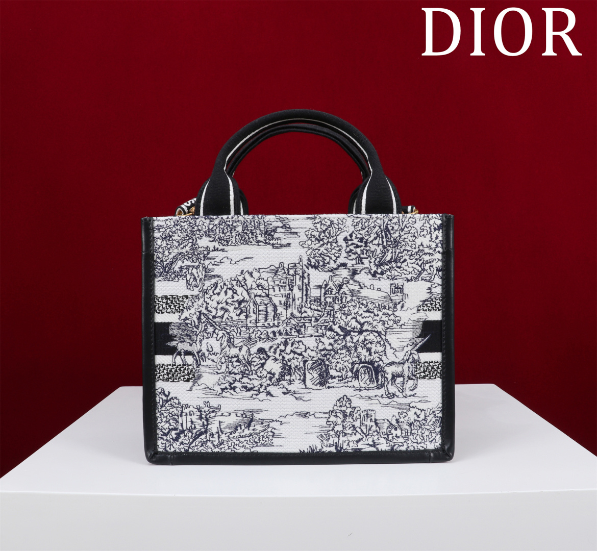 原單Dior Book Tote黑白風格印花托特包 中性藝術刺繡設計| 13 原單Dior Book Tote黑白風格印花托特包 中性藝術刺繡設計