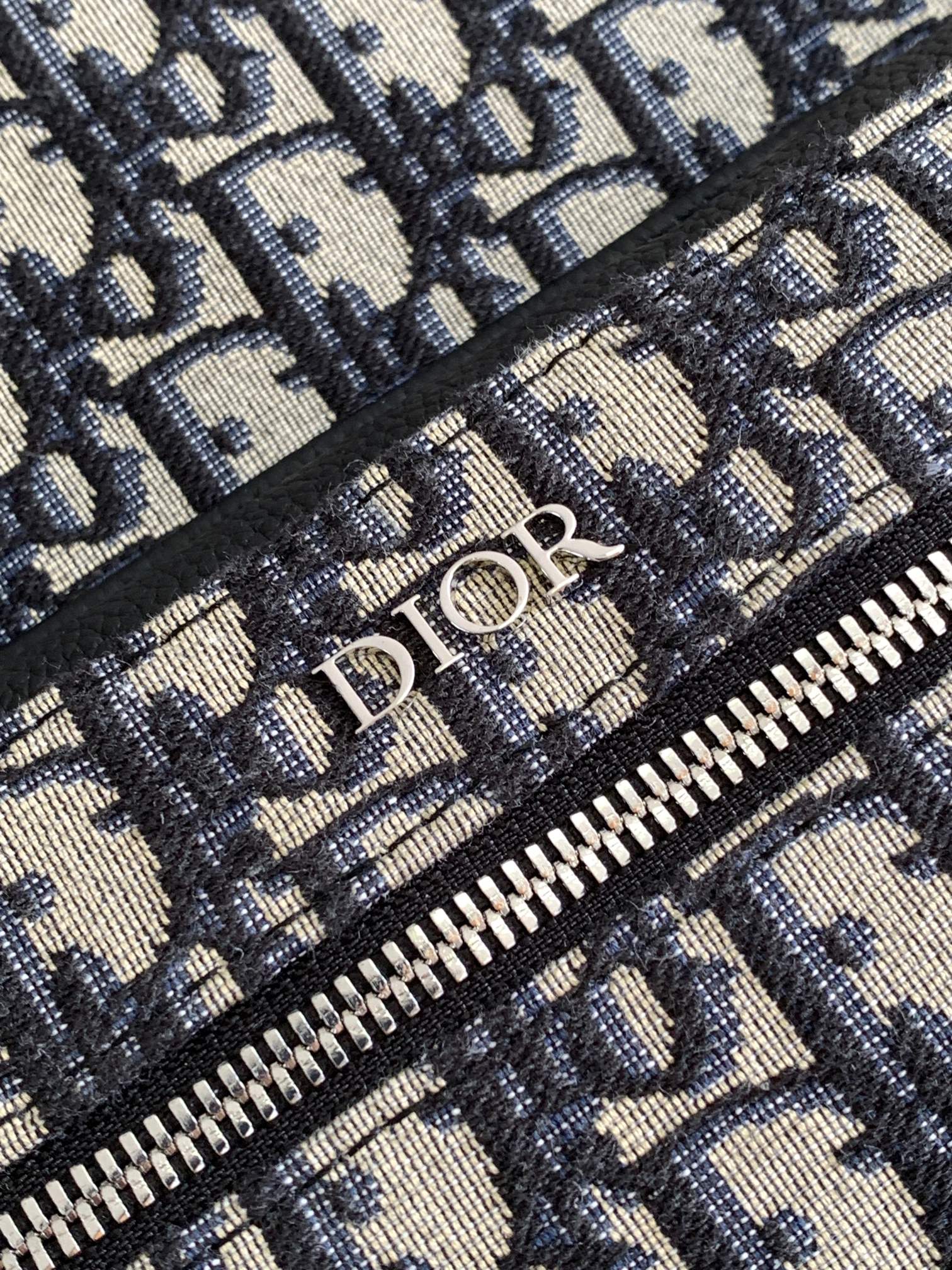 Dior 高仿Oblique老花後背包男款經典再現| 11 Dior 高仿Oblique老花後背包男款經典再現