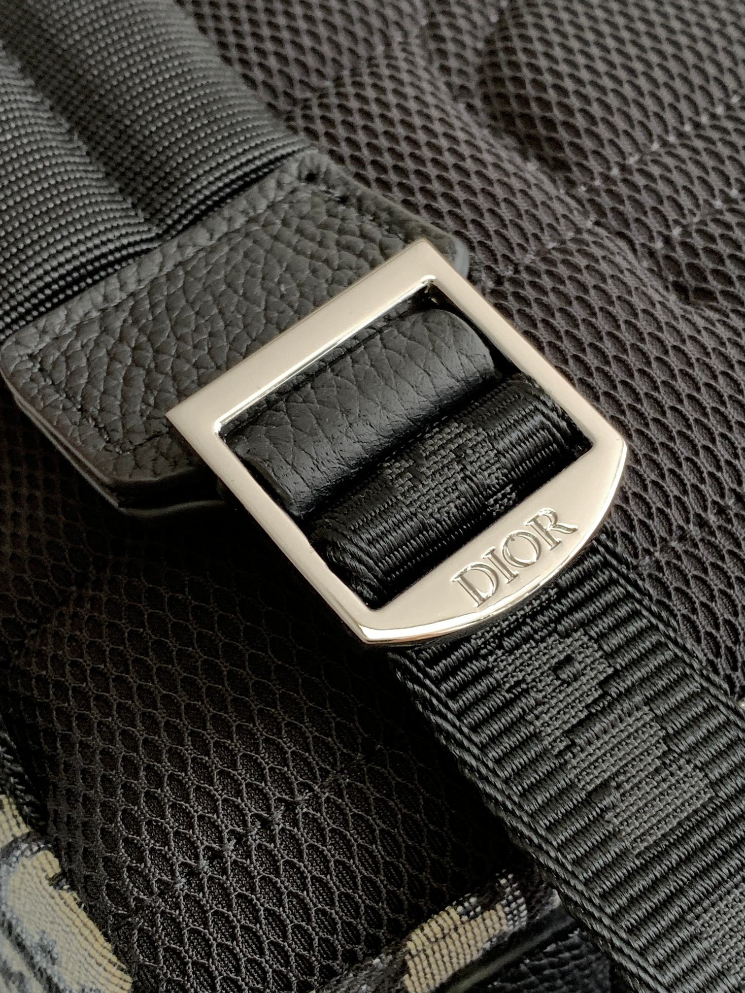 Dior 高仿Oblique老花後背包男款經典再現| 9 Dior 高仿Oblique老花後背包男款經典再現