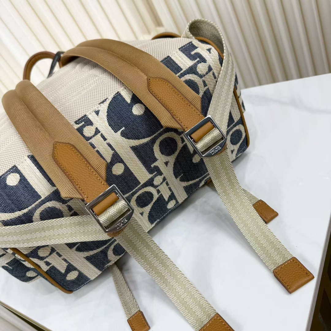 Dior A貨復古風後背包大Logo款式潮感強烈| 9 Dior A貨復古風後背包大Logo款式潮感強烈