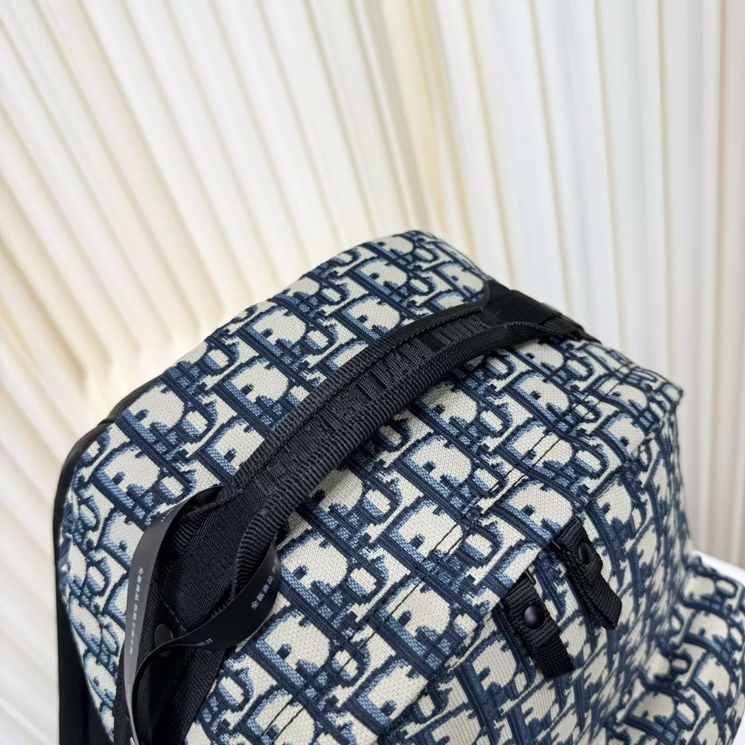 Dior 高仿男士Oblique後背包刺繡大Logo款耐看百搭| 11 Dior 高仿男士Oblique後背包刺繡大Logo款耐看百搭