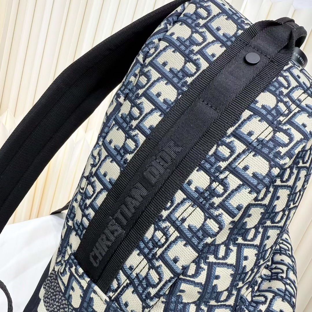 Dior 高仿男士Oblique後背包刺繡大Logo款耐看百搭| 10 Dior 高仿男士Oblique後背包刺繡大Logo款耐看百搭