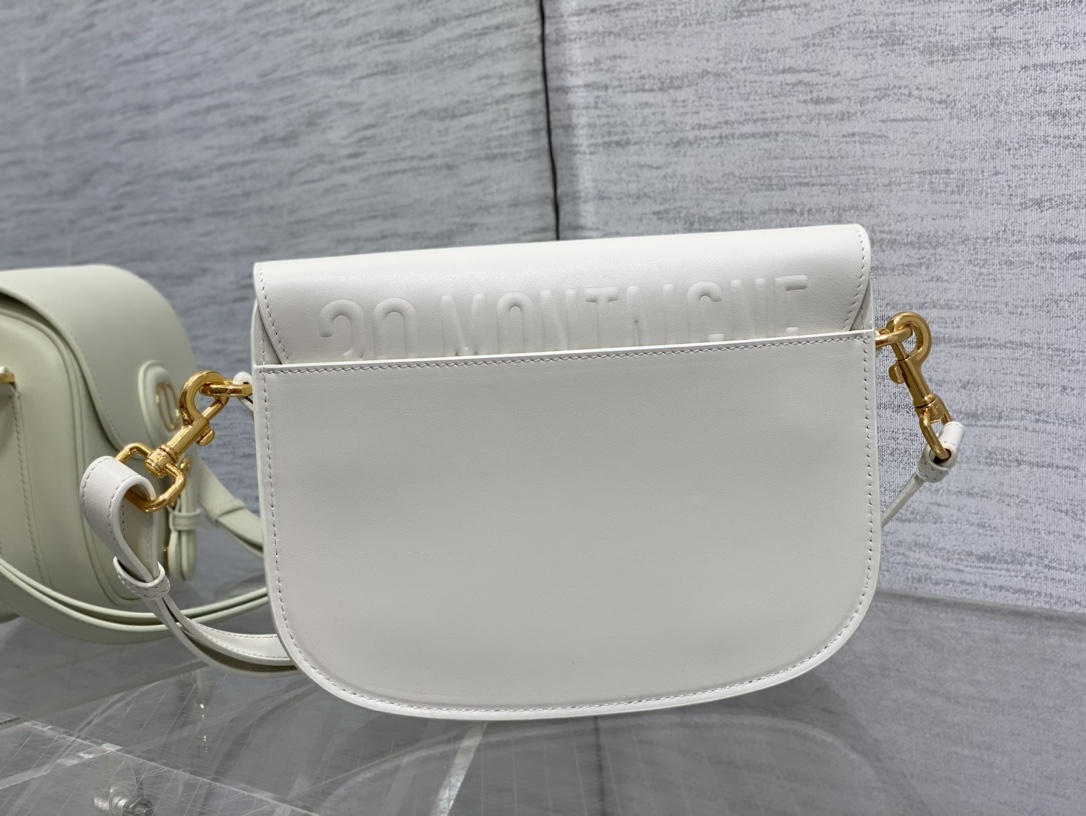 Dior 一比一白色CD Logo小型Bobby半月包 奢華金屬扣飾| 12 Dior 一比一白色CD Logo小型Bobby半月包 奢華金屬扣飾