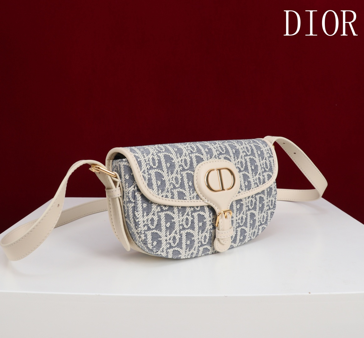 Dior 高仿CD Logo灰藍配色Bobby半月包 精緻刺繡圖騰款| 14 Dior 高仿CD Logo灰藍配色Bobby半月包 精緻刺繡圖騰款
