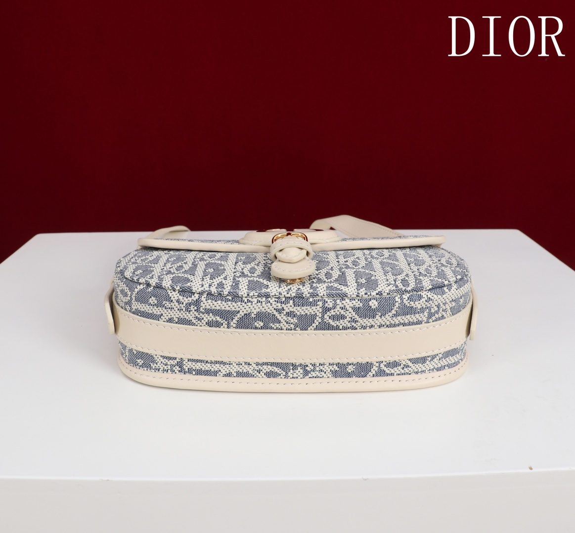 Dior 高仿CD Logo灰藍配色Bobby半月包 精緻刺繡圖騰款| 12 Dior 高仿CD Logo灰藍配色Bobby半月包 精緻刺繡圖騰款