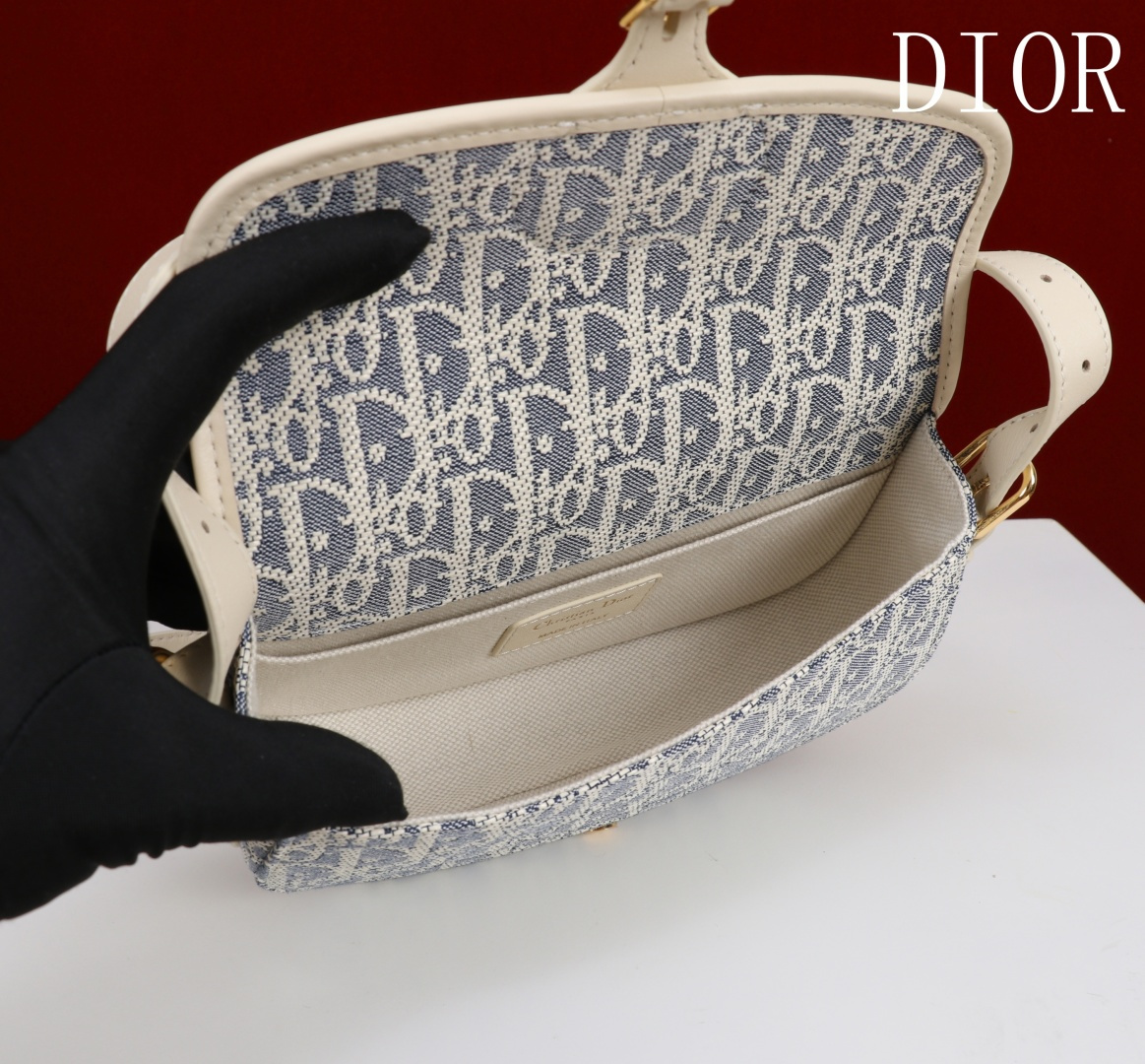 Dior 高仿CD Logo灰藍配色Bobby半月包 精緻刺繡圖騰款| 11 Dior 高仿CD Logo灰藍配色Bobby半月包 精緻刺繡圖騰款