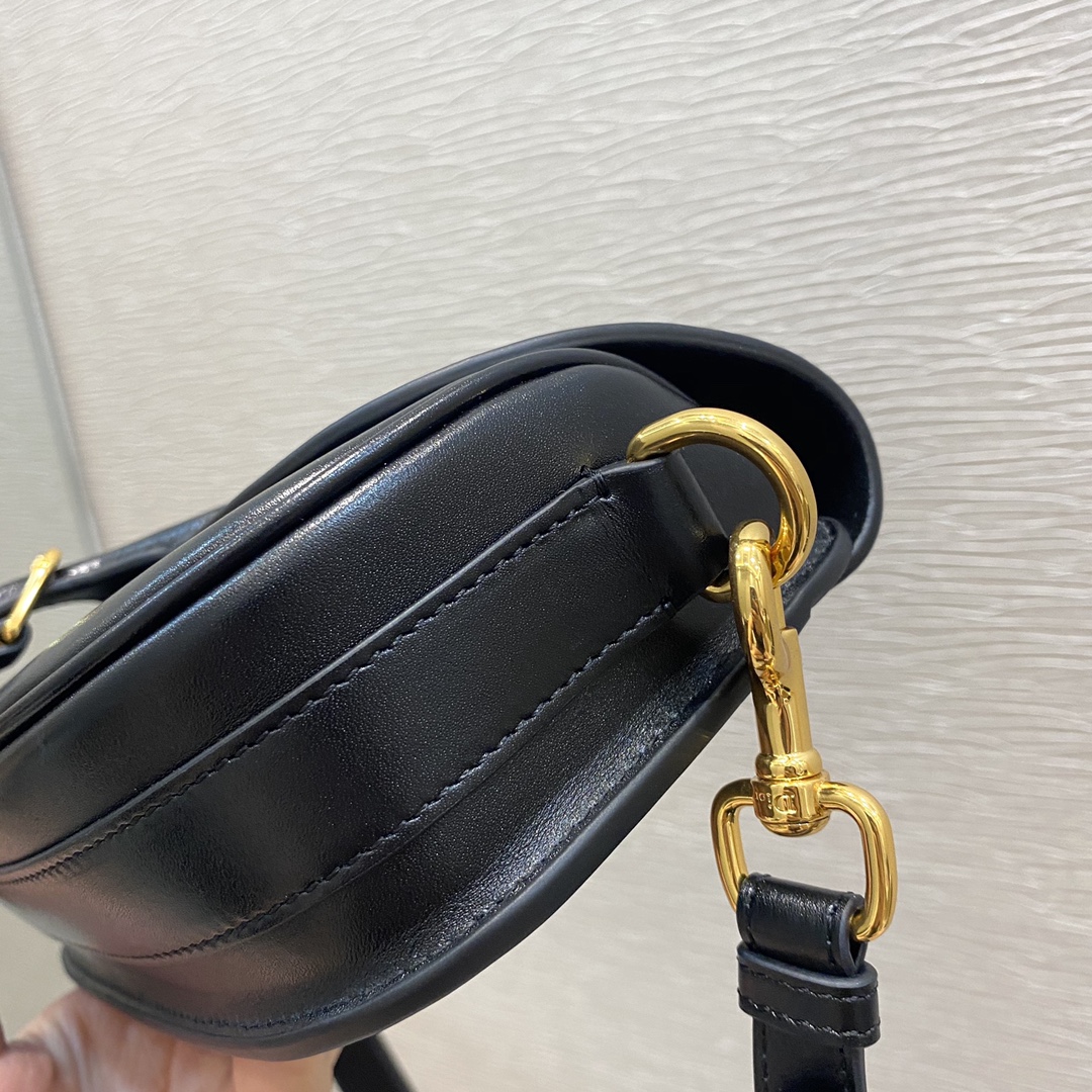 Dior A貨黑色CD Logo全皮革肩背包 個性魅力款| 13 Dior A貨黑色CD Logo全皮革肩背包 個性魅力款
