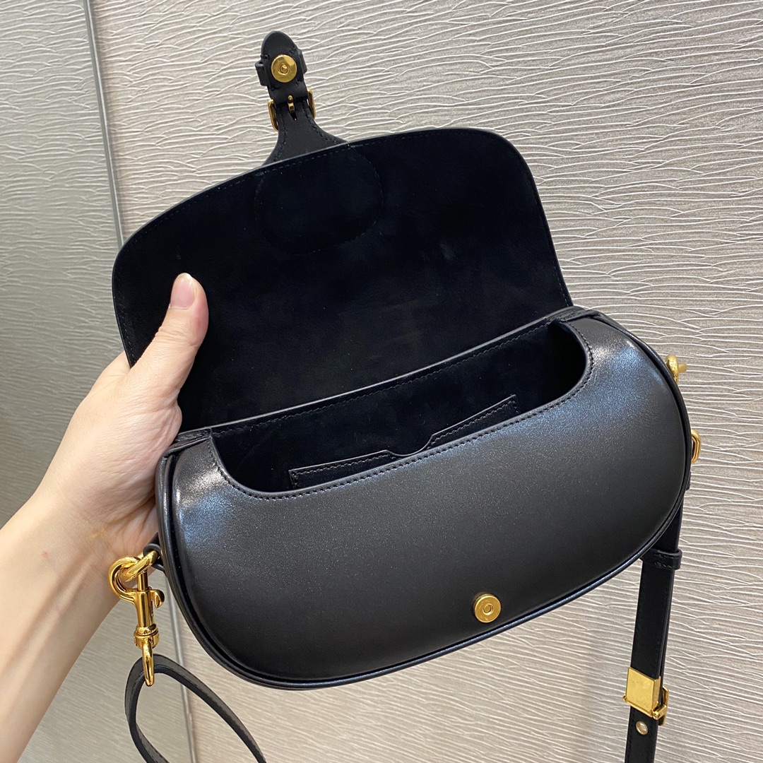 Dior A貨黑色CD Logo全皮革肩背包 個性魅力款| 9 Dior A貨黑色CD Logo全皮革肩背包 個性魅力款