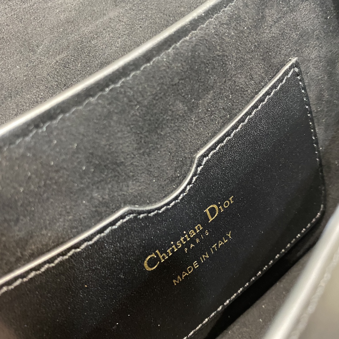 Dior A貨黑色CD Logo全皮革肩背包 個性魅力款| 7 Dior A貨黑色CD Logo全皮革肩背包 個性魅力款