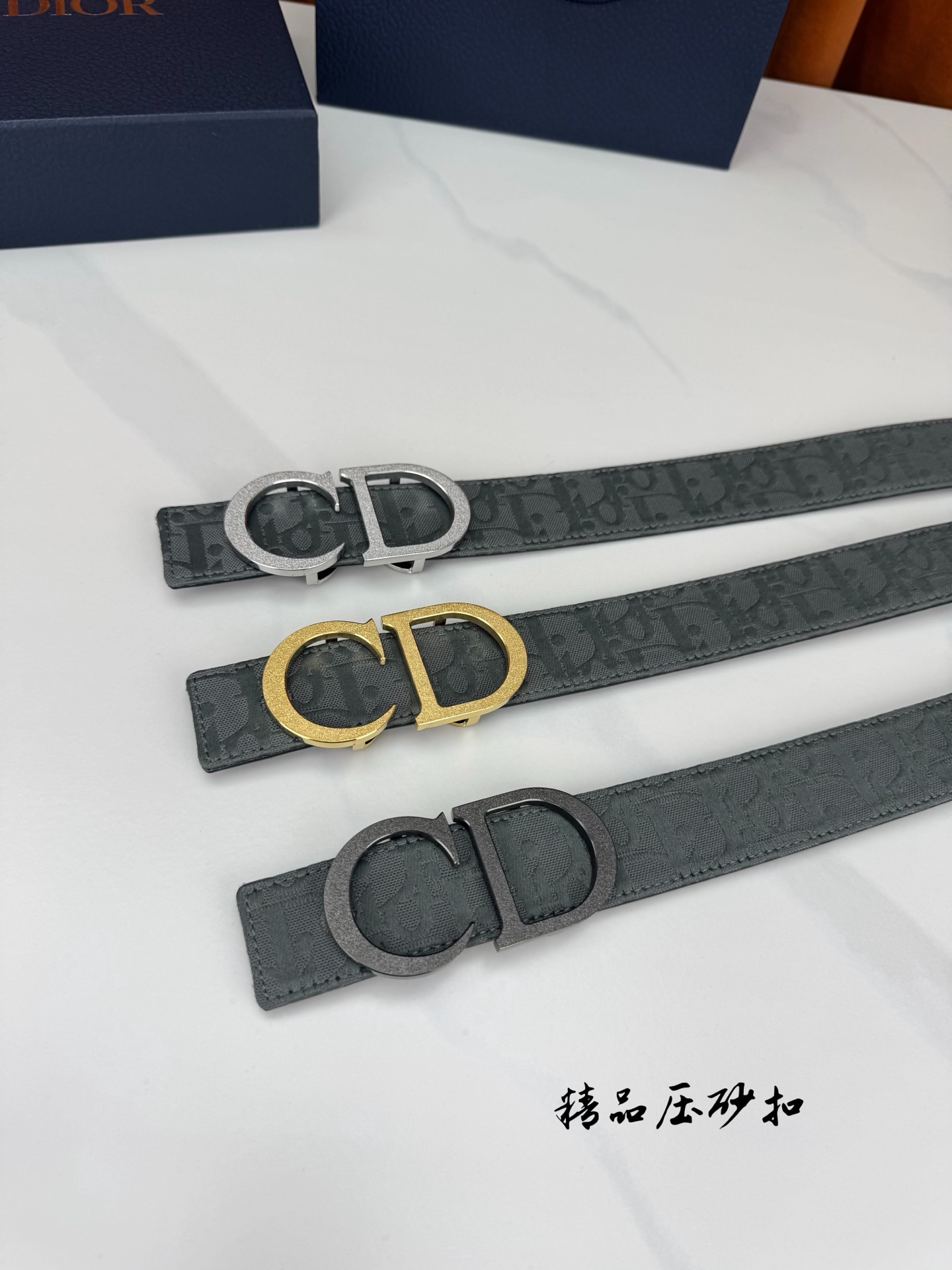 Dior 一比一男士 CD 壓紋皮帶 灰色簡約質感款| 6 Dior 一比一男士 CD 壓紋皮帶 灰色簡約質感款