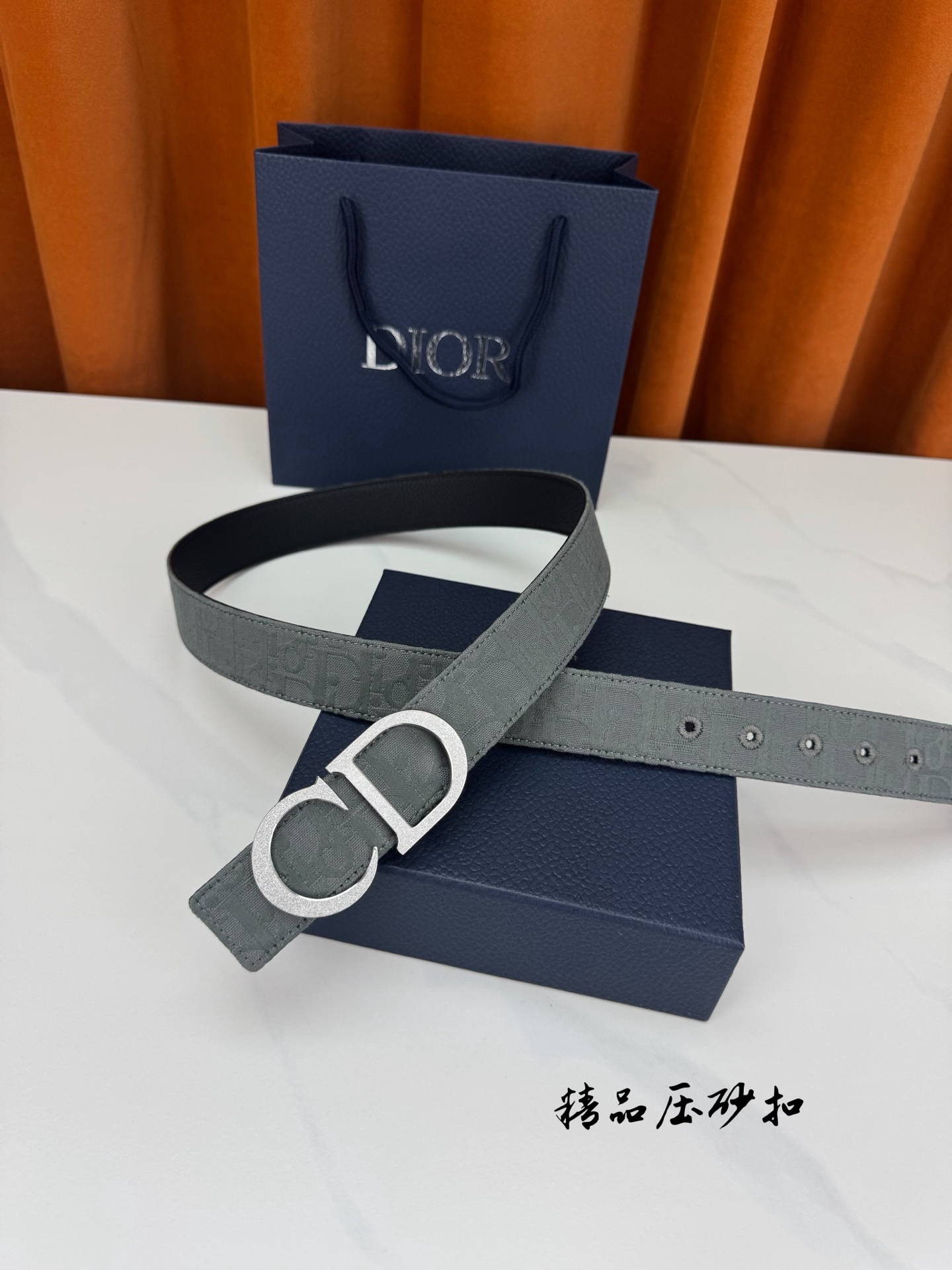 Dior 一比一男士 CD 壓紋皮帶 灰色簡約質感款| 8 Dior 一比一男士 CD 壓紋皮帶 灰色簡約質感款