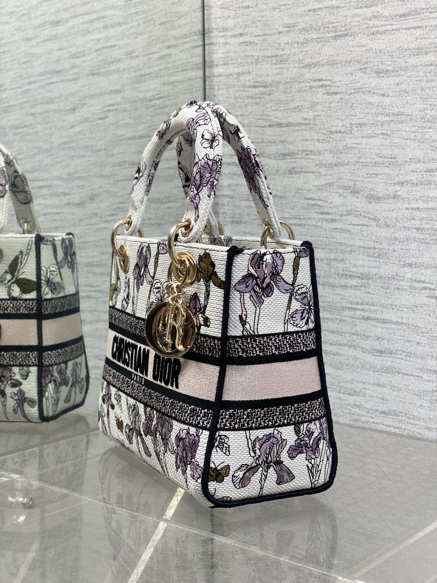 Dior一比一花卉刺繡托特包 白底紫花款 手提肩背兩用女包| 10 Dior一比一花卉刺繡托特包 白底紫花款 手提肩背兩用女包
