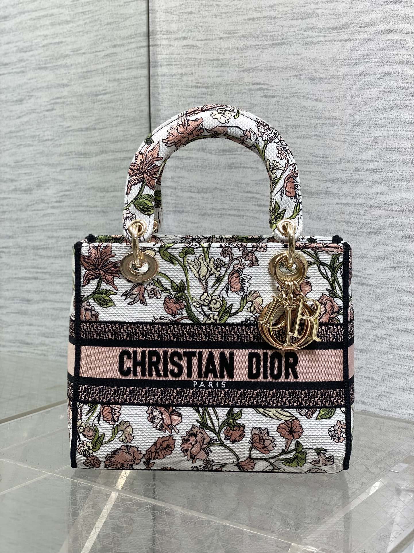 Dior高仿花卉托特包 白底粉綠刺繡 女士氣質百搭設計| 14 Dior高仿花卉托特包 白底粉綠刺繡 女士氣質百搭設計
