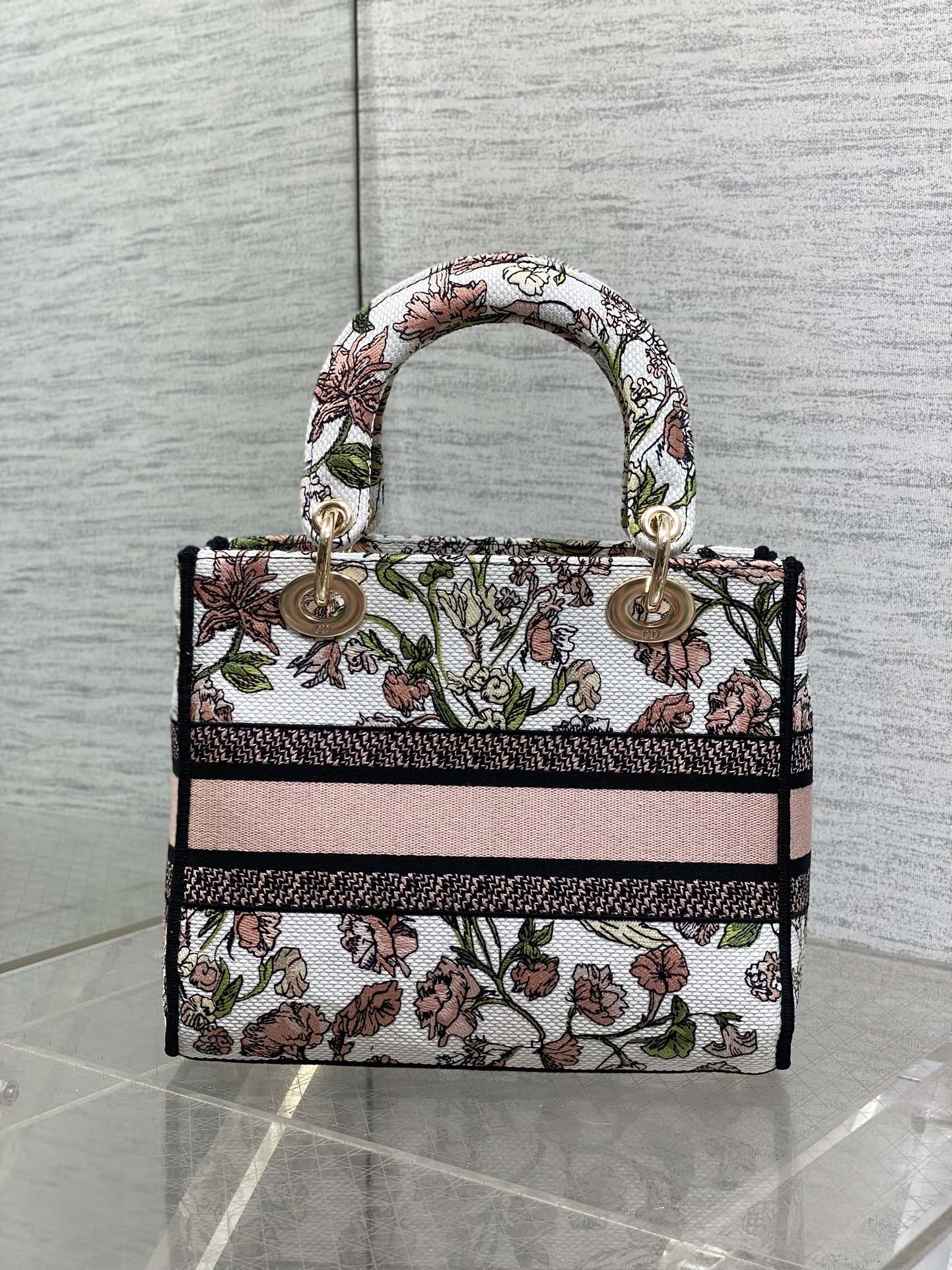 Dior高仿花卉托特包 白底粉綠刺繡 女士氣質百搭設計| 11 Dior高仿花卉托特包 白底粉綠刺繡 女士氣質百搭設計