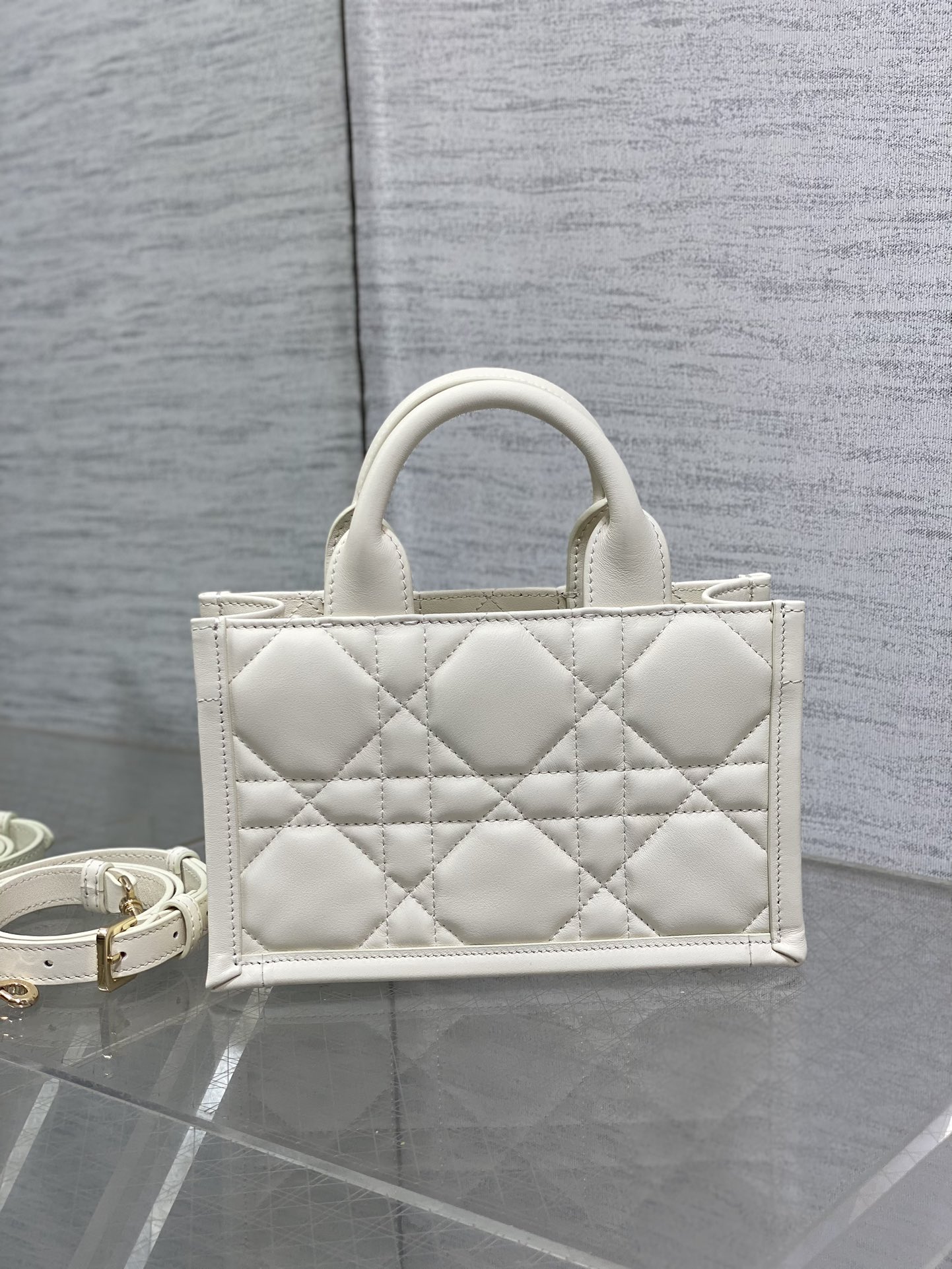 Dior A貨迷你Lady D-Joy手提包 白色羊皮金扣 氣質小香風| 11 Dior A貨迷你Lady D-Joy手提包 白色羊皮金扣 氣質小香風