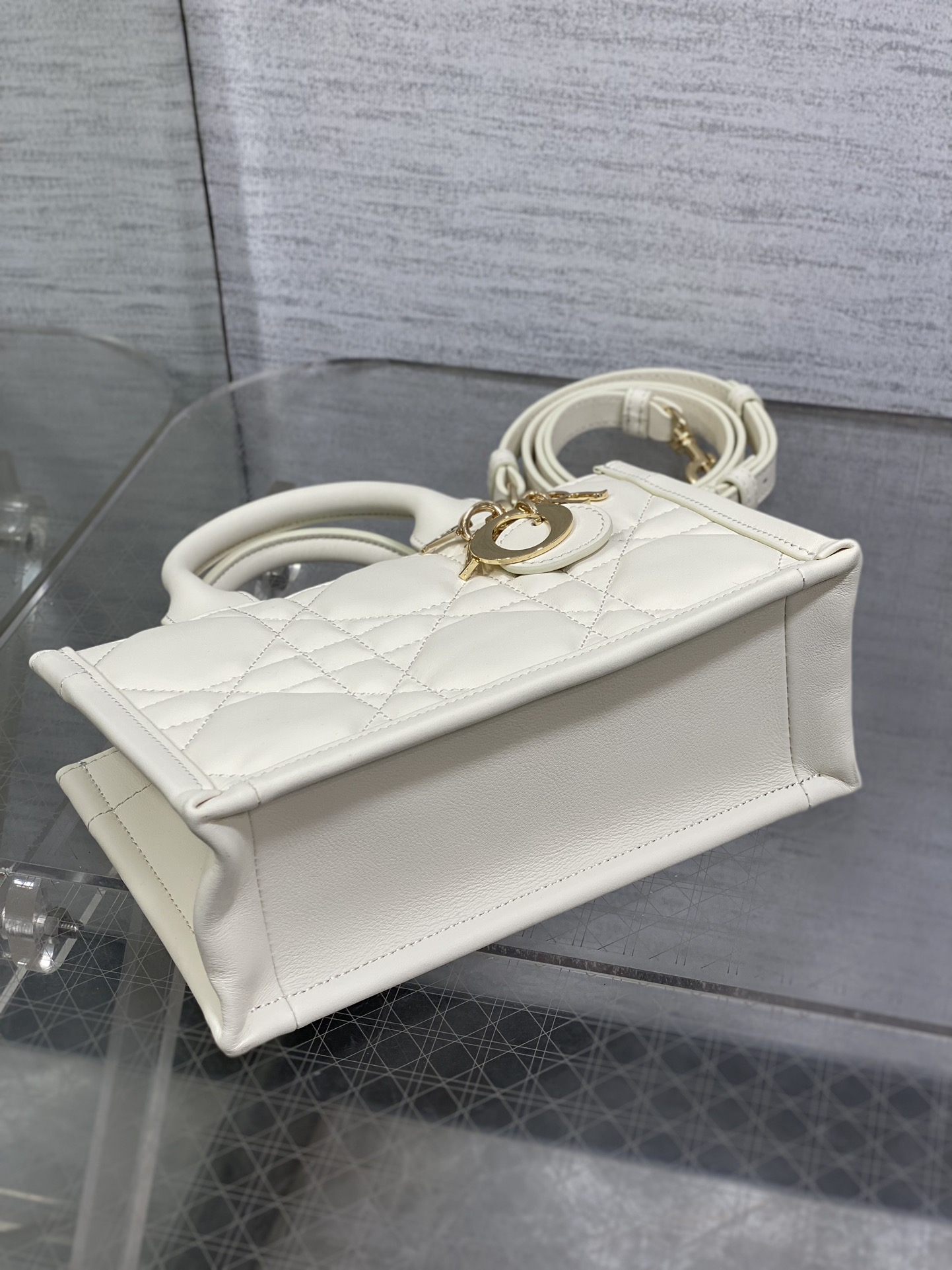 Dior A貨迷你Lady D-Joy手提包 白色羊皮金扣 氣質小香風| 9 Dior A貨迷你Lady D-Joy手提包 白色羊皮金扣 氣質小香風