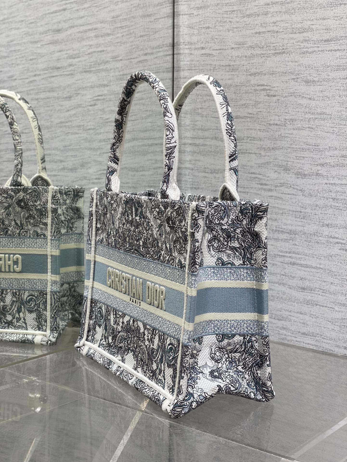 Dior 原單Book Tote小號包 藍白古典圖騰刺繡 高級感通勤款