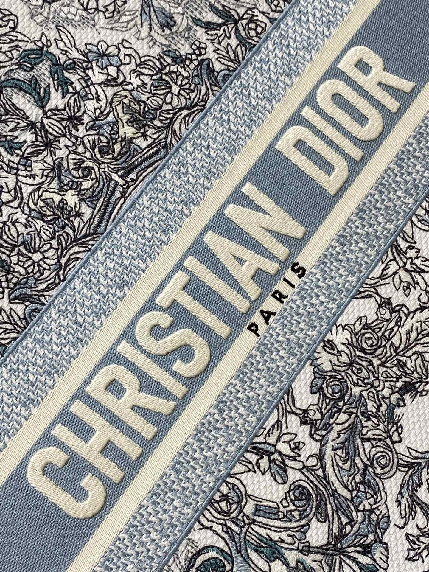 Dior 一比一Book Tote大號托特包 藍白花紋織布設計| 14 Dior 一比一Book Tote大號托特包 藍白花紋織布設計