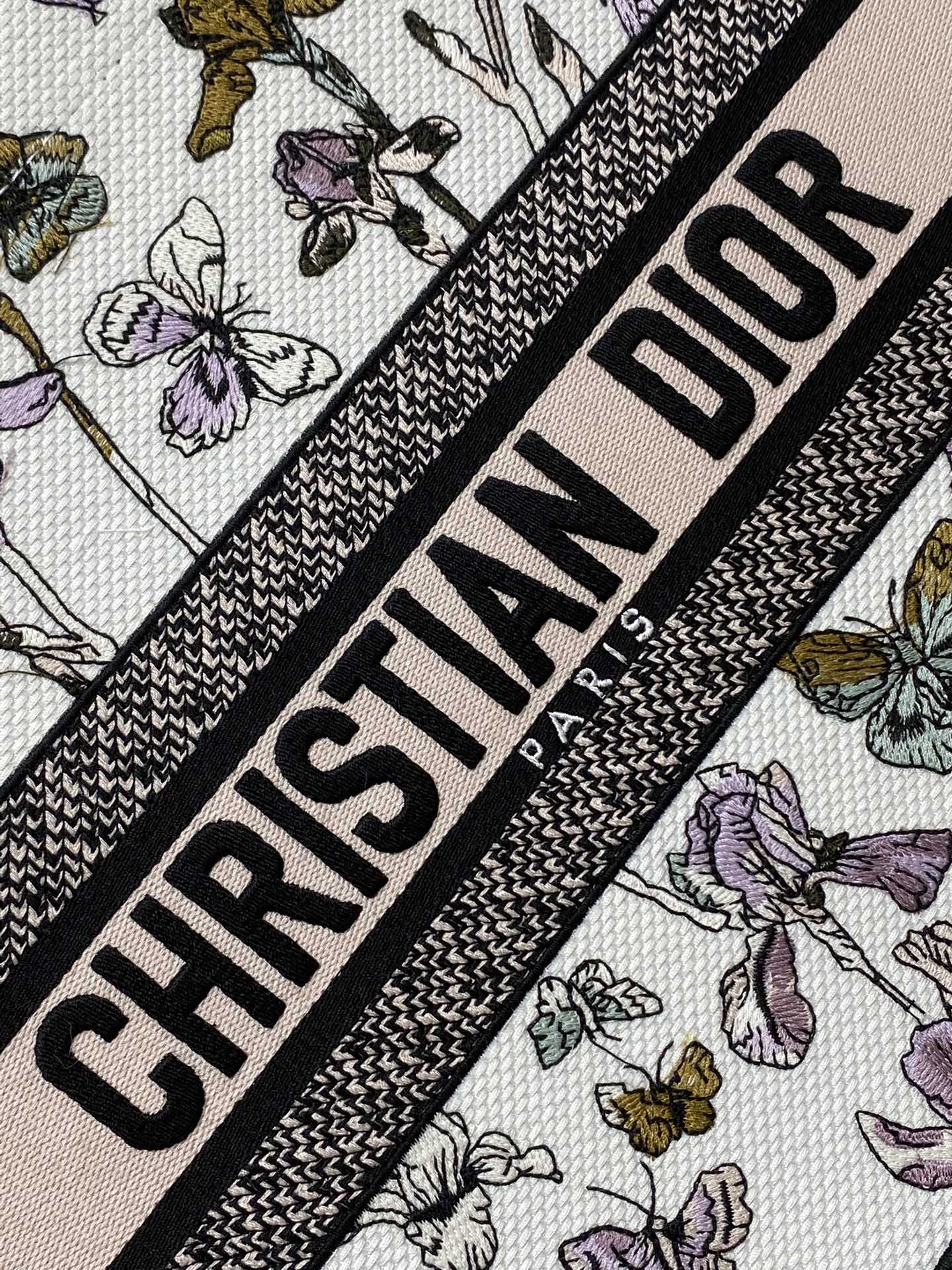 Dior 高仿花卉Book Tote中號包 蝴蝶刺繡浪漫設計 女士通勤托特| 13 Dior 高仿花卉Book Tote中號包 蝴蝶刺繡浪漫設計 女士通勤托特