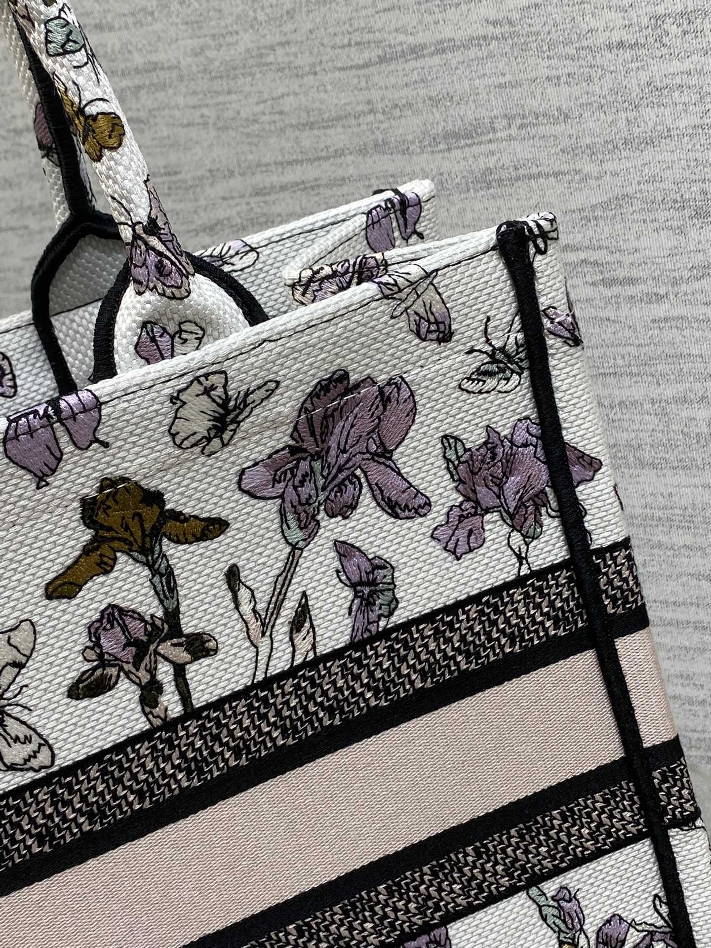 Dior 高仿花卉Book Tote中號包 蝴蝶刺繡浪漫設計 女士通勤托特| 10 Dior 高仿花卉Book Tote中號包 蝴蝶刺繡浪漫設計 女士通勤托特
