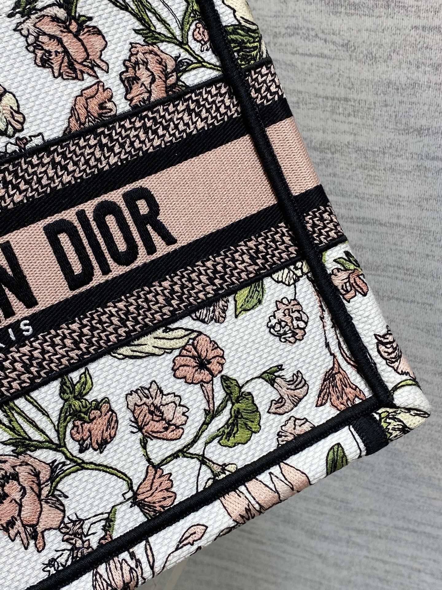 Dior A貨Book Tote小號托特包 粉紅碎花設計 女生約會首選| 13 Dior A貨Book Tote小號托特包 粉紅碎花設計 女生約會首選