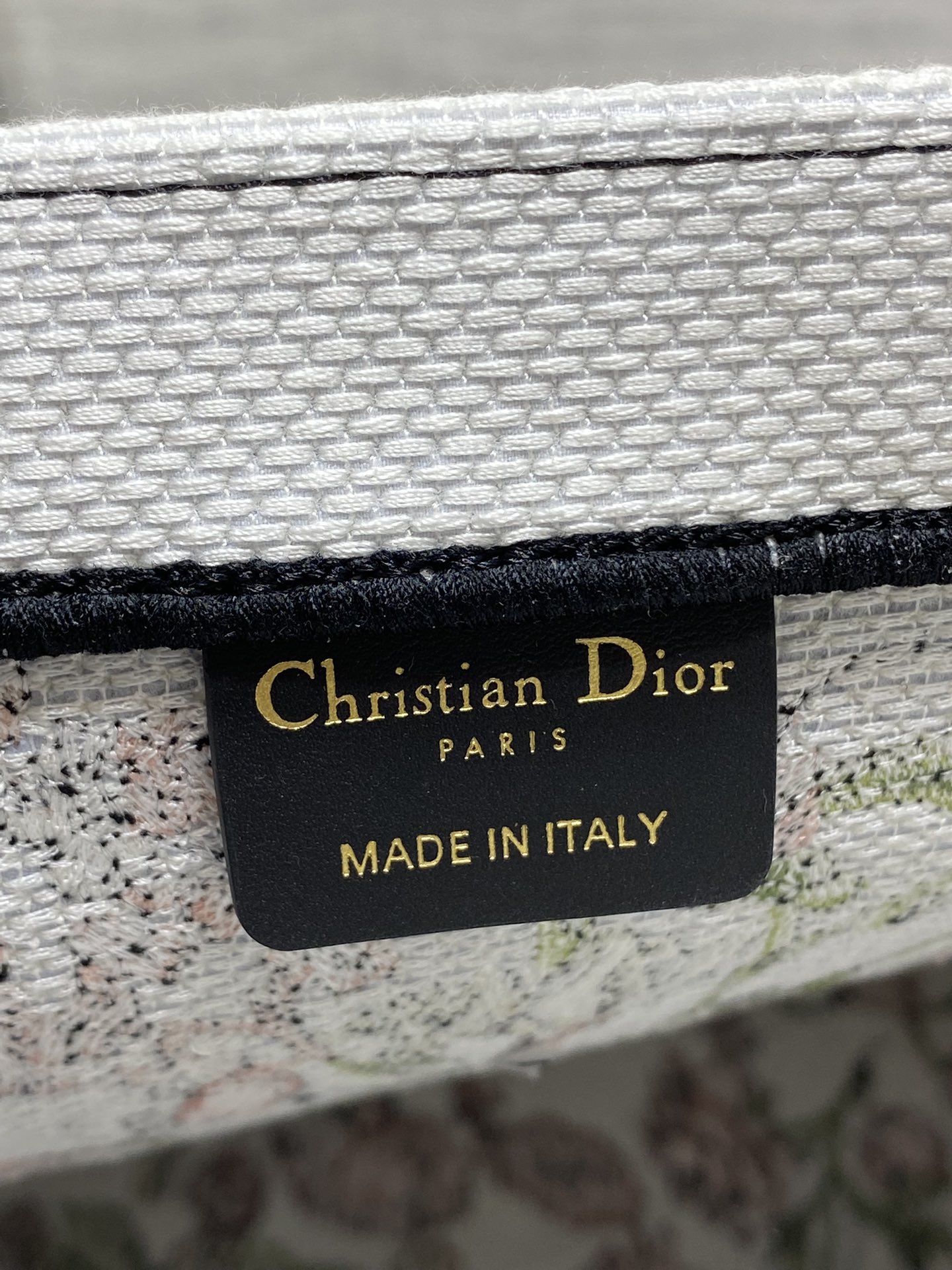 Dior 高仿Book Tote大號托特包 粉紅花卉刺繡圖騰 女用氣質款| 7 Dior 高仿Book Tote大號托特包 粉紅花卉刺繡圖騰 女用氣質款