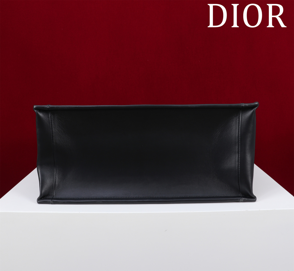 高仿Dior Book Tote 托特包 黑白森林刺繡款 經典中型尺寸| 11 高仿Dior Book Tote 托特包 黑白森林刺繡款 經典中型尺寸
