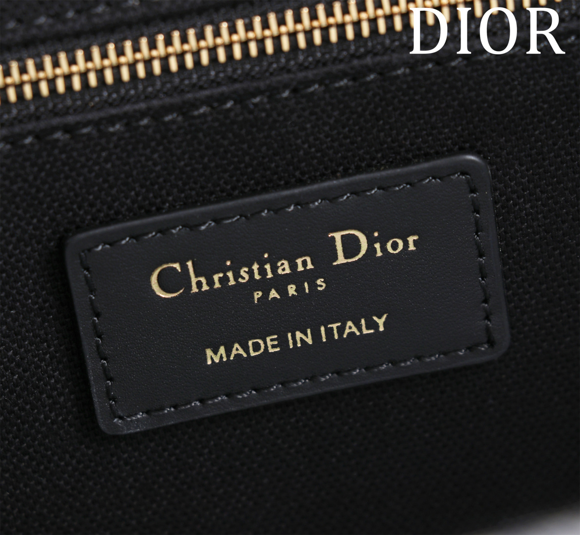 高仿Dior Book Tote 托特包 黑白森林刺繡款 經典中型尺寸| 7 高仿Dior Book Tote 托特包 黑白森林刺繡款 經典中型尺寸